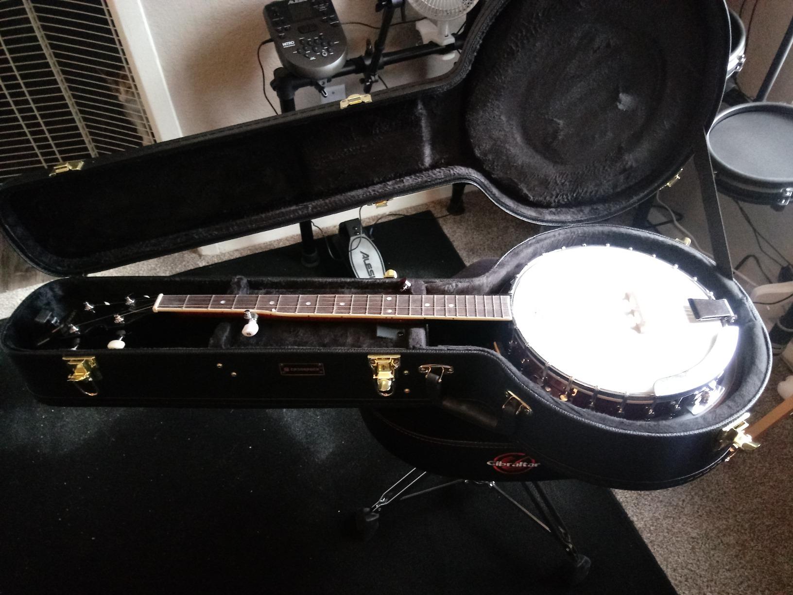 Costzon 5-String Banjo 24 Bracket with Geared 5th Tuner and Mid-range Closed Handle, Beginner Kit with 420D Oxford Cloth Bag, One Strap, Wiper, 3 Picks customer photo 2