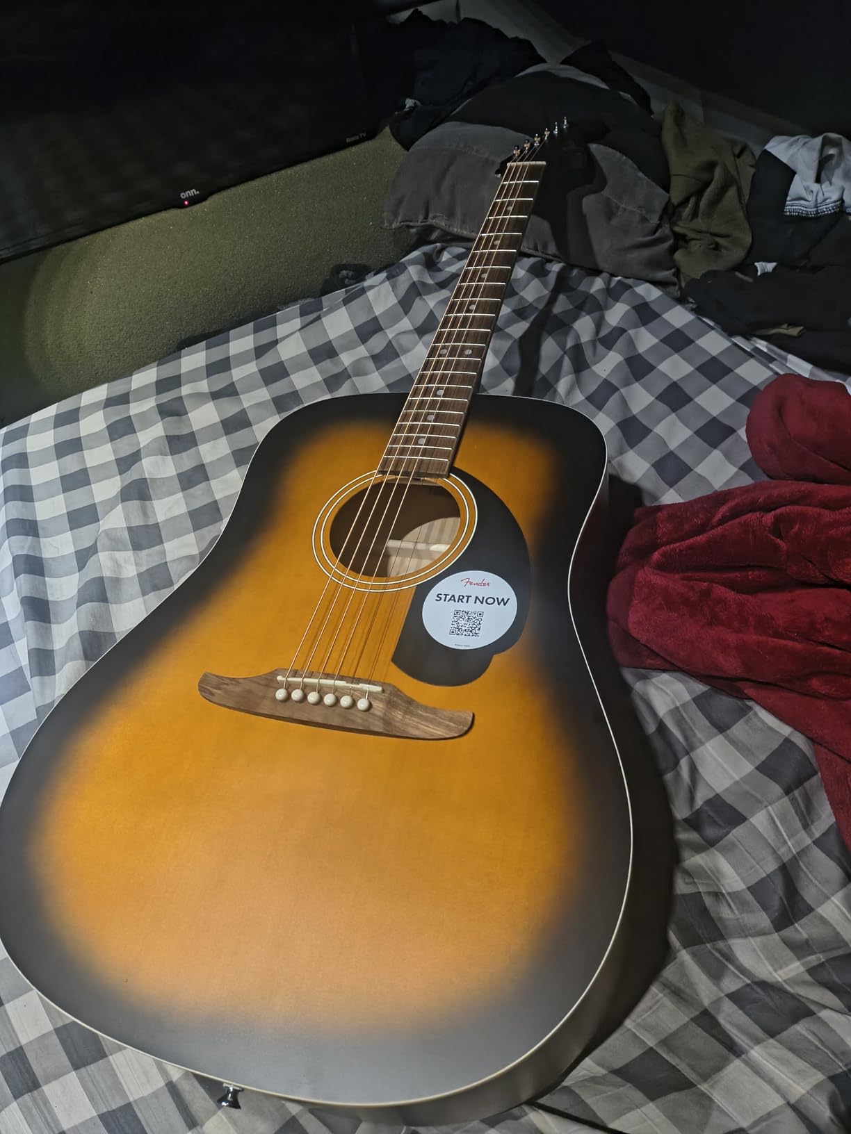 Fender California Debut Redondo Series Beginner Acoustic Guitar, Sunburst customer photo 1