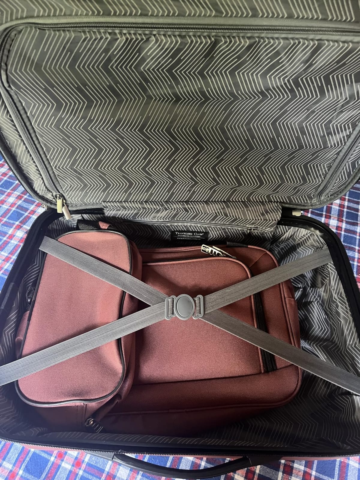 Chicago Hardside Expandable Spinner Luggage, Rose Gold, 3 Piece Set customer photo 2
