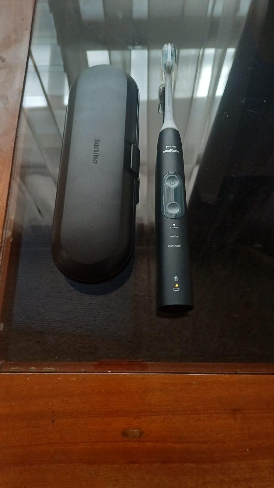 Philips Sonicare 5300 Rechargeable Electric Toothbrush, 3 Brush Head, Black | 700% More Plaque Removal, Visual Pressure Sensor, 3 Brush Settings, 14-Day Battery, Travel Case, HX6423/34 customer photo 1