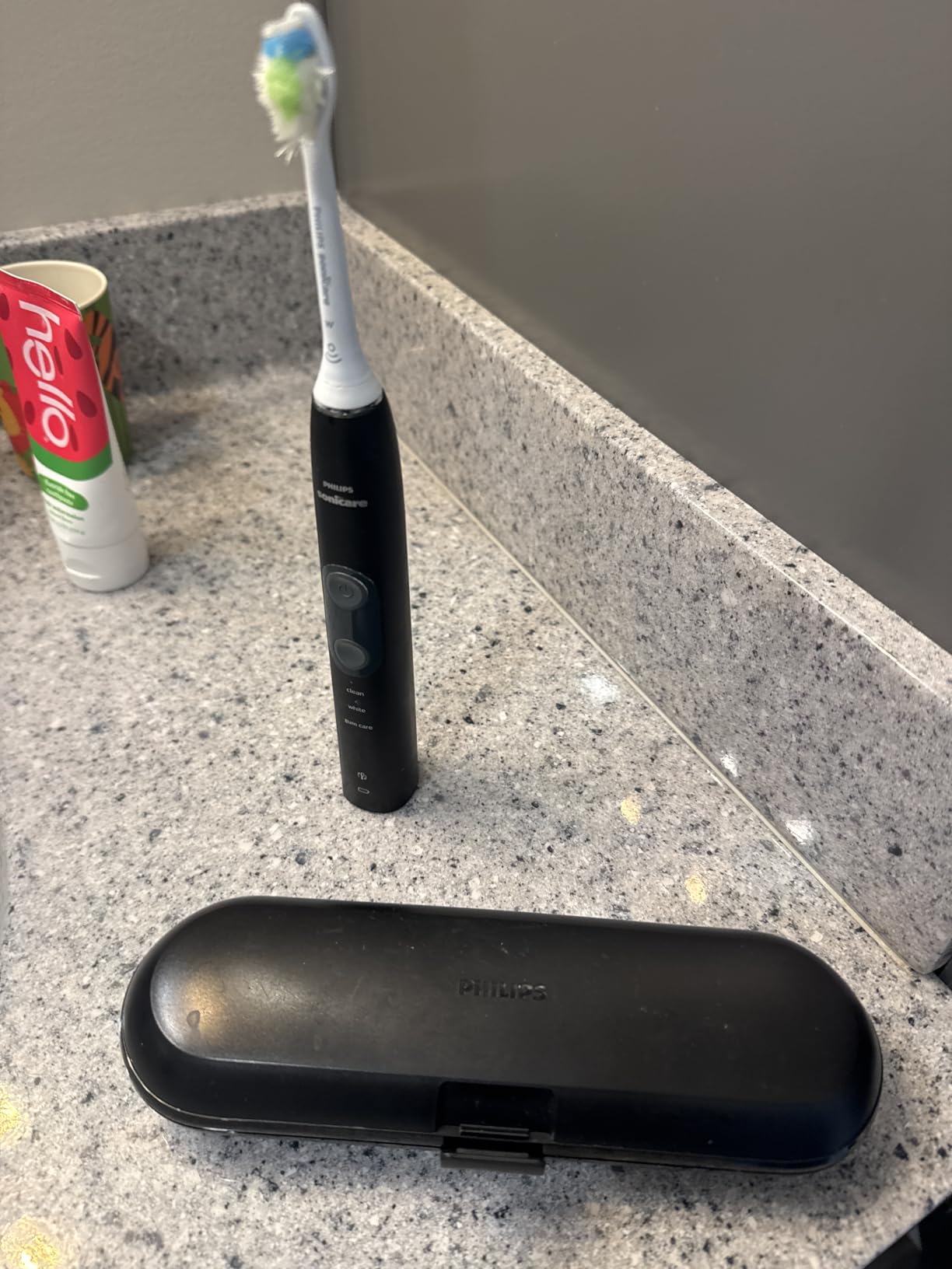 Philips Sonicare 5300 Rechargeable Electric Toothbrush, 3 Brush Head, Black | 700% More Plaque Removal, Visual Pressure Sensor, 3 Brush Settings, 14-Day Battery, Travel Case, HX6423/34 customer photo 2