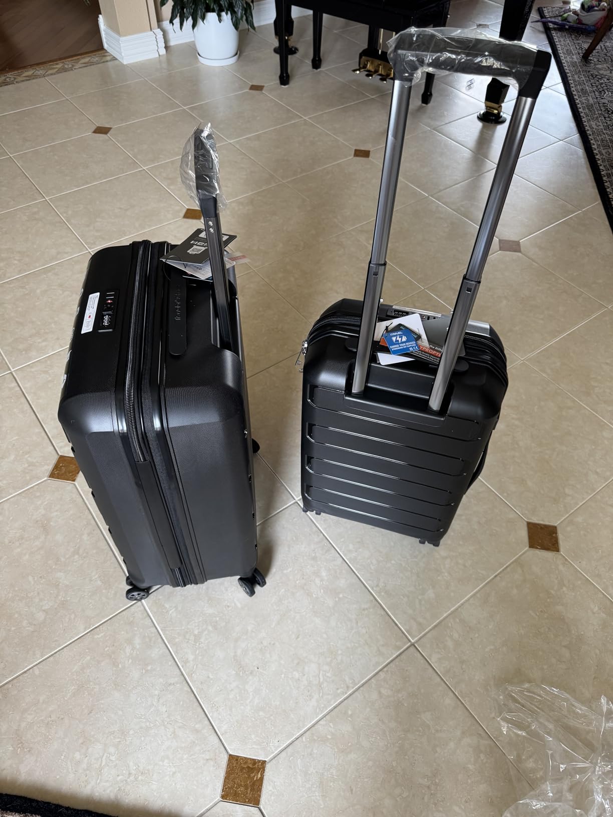 Pagosa Hardshell Expandable Luggage with Spinner Wheels, Black, 22-Inch Carry-on customer photo 1