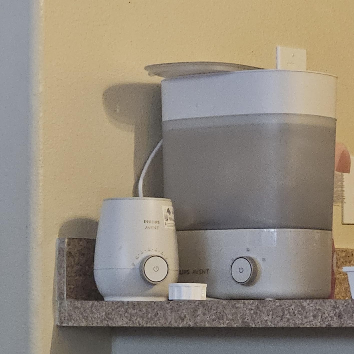 Philips Avent Premium Fast Bottle Warmer with Smart Temperature Control | Warms Milk in 3 Minutes, Water Bath Technology, No Hot Spots, Auto Shut-Off, Fits Most Bottle Brands, SCF358/00 customer photo 2