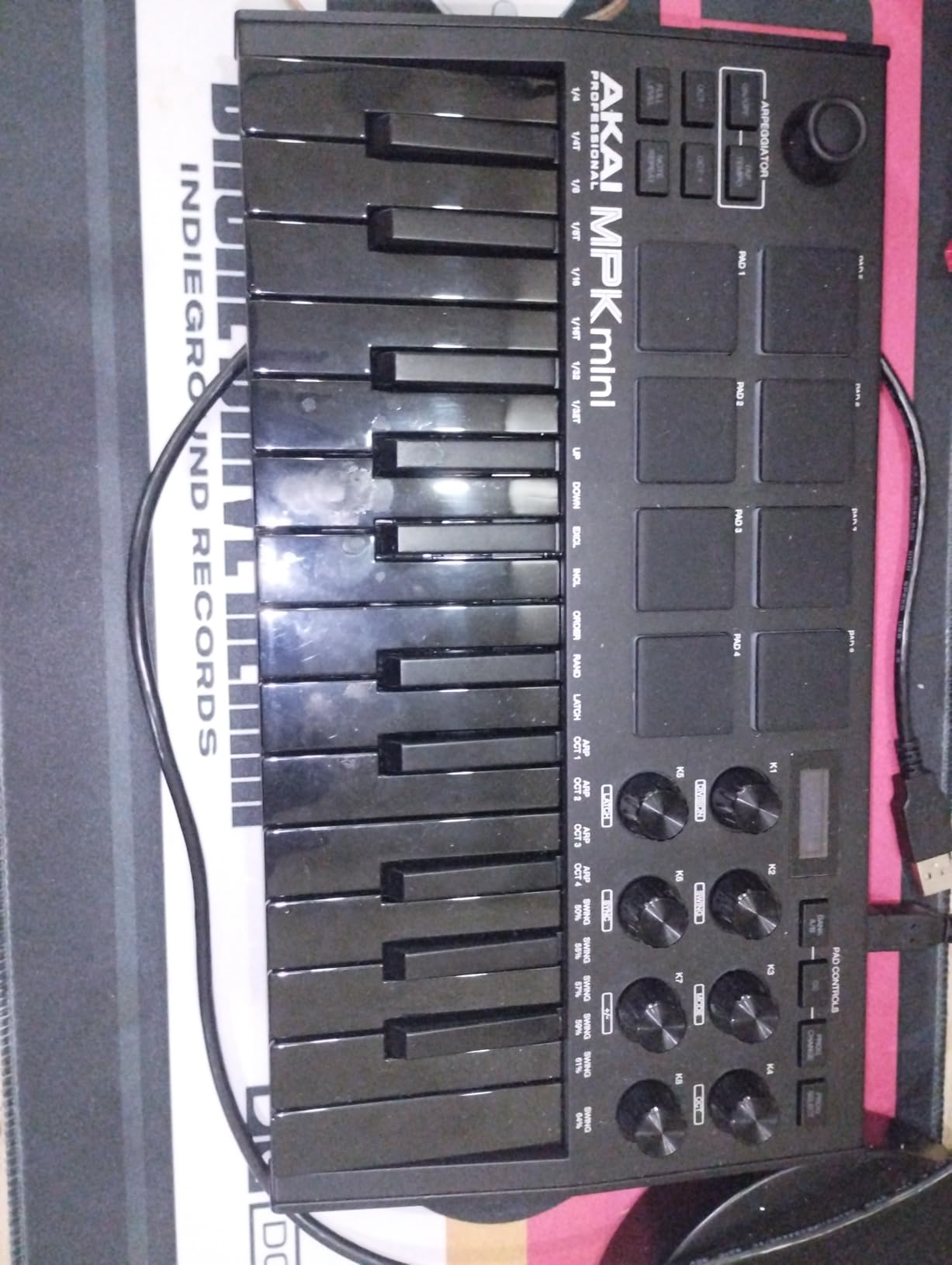 Akai Professional MPK Mini MK3 25-Key USB MIDI Keyboard Controller, Velocity-Sensitive Mini Keys, 8 MPC Pads, 8 Knobs, Software Suite Included customer photo 1