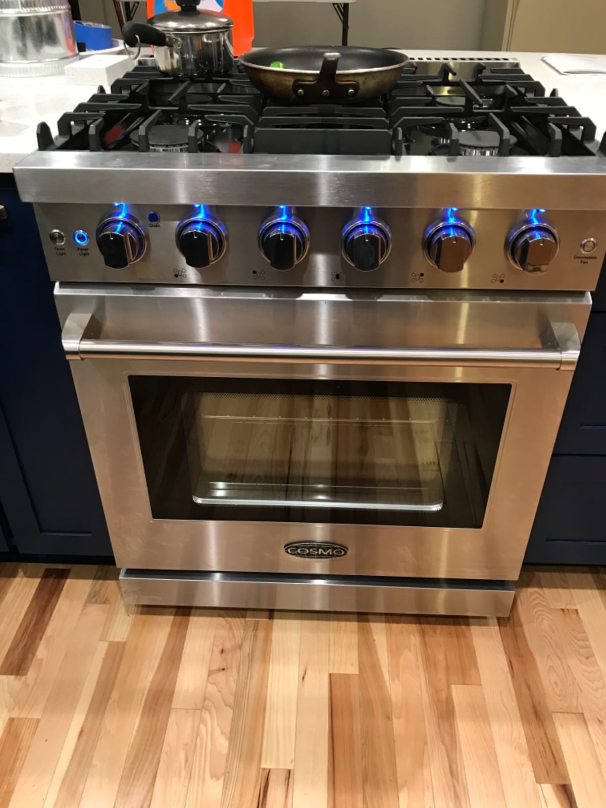 Cosmo COS-EPGR304 30 in. Haven Coll 4.8 cu ft 5 Burner Gas Range, Convection, Stainless Steel with Knob LED Indicators, Mirror Finished Knobs, Storage Drawer, Liquid Propane Convertible customer photo 1