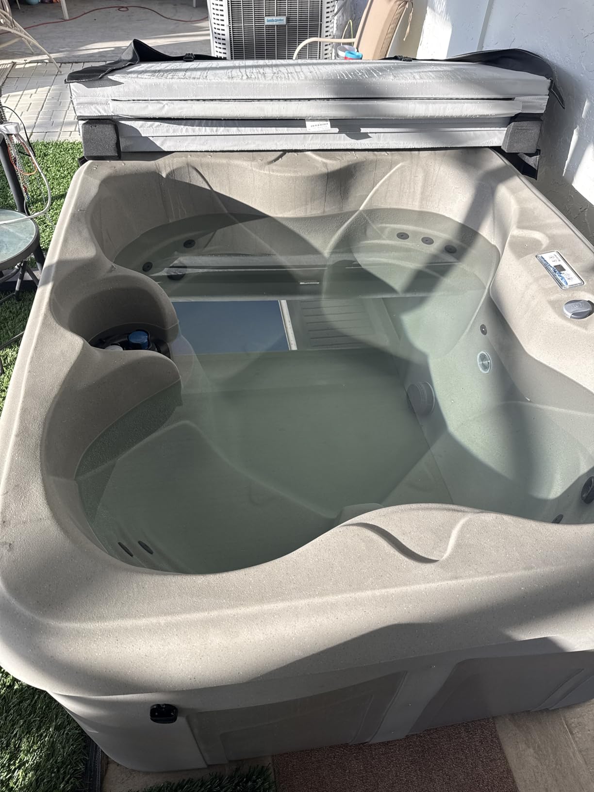 Lifesmart 4-Person Plug & Play 13-Jet Hot Tub Spa and Thermal Cover, Taupe customer photo 2