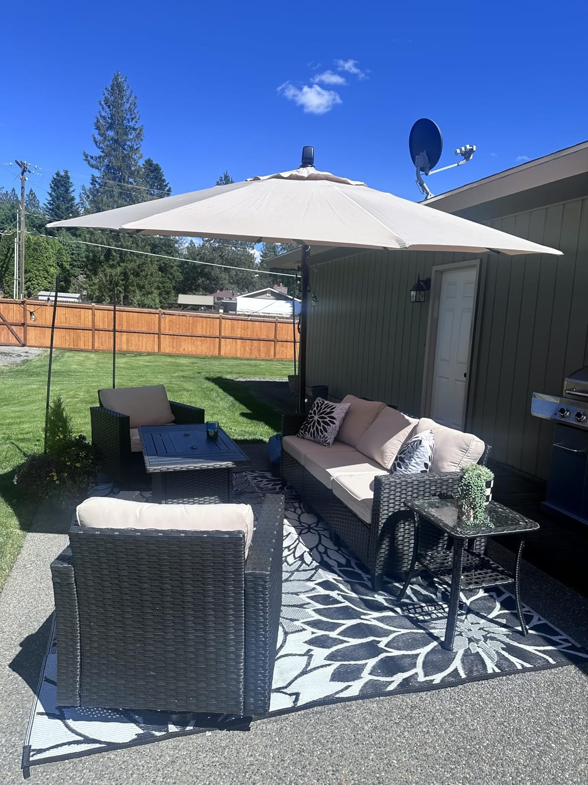 Grand patio 11FT Cantilever Round Umbrella with Base, Champagne, 11FT Large Outdoor Hanging Offset Umbrella, Aluminum Pole, Tilt Adjustment, Ideal for Patio, Garden, Backyard & Pool customer photo 1