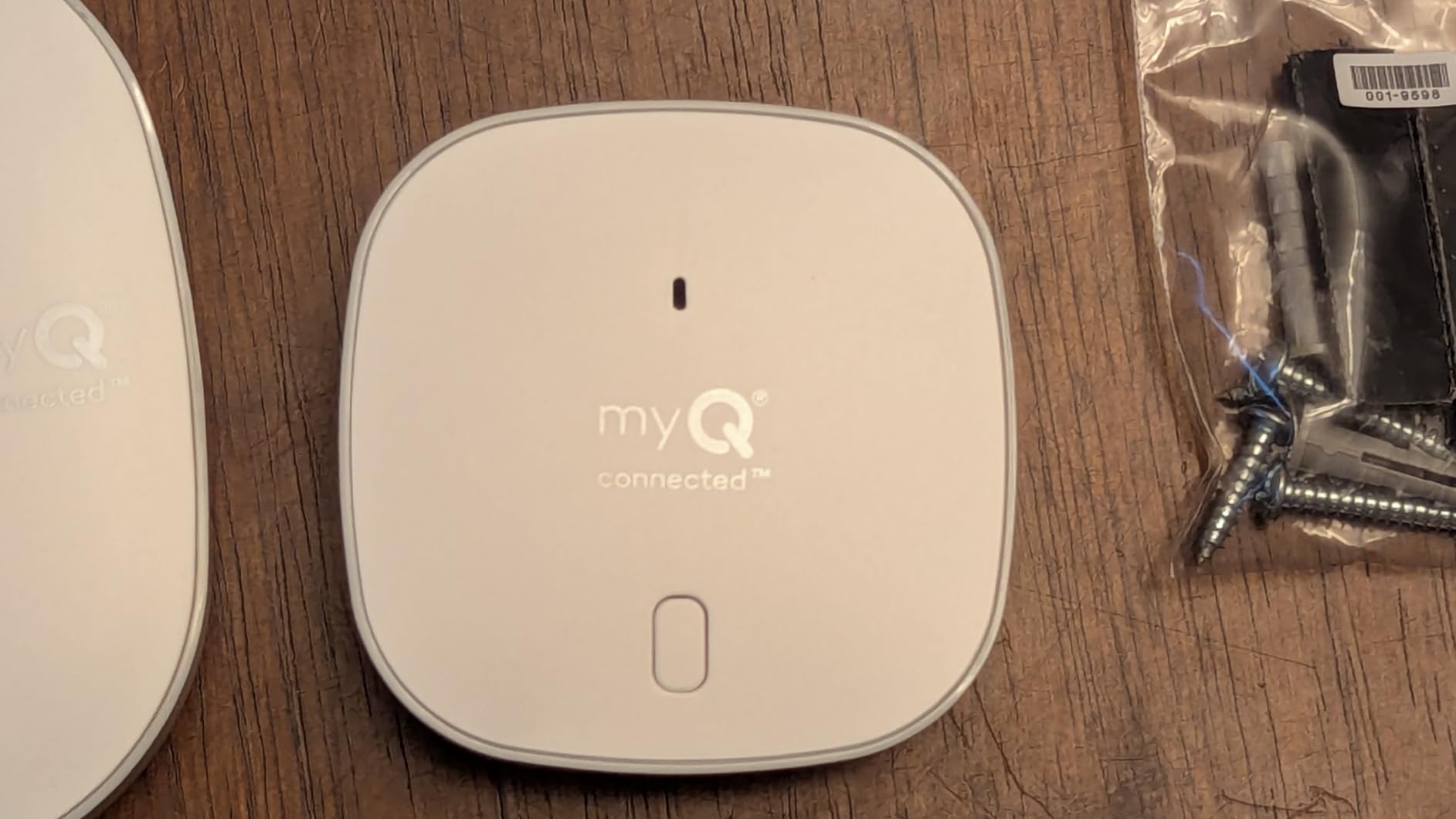 CHAMBERLAIN Smart Garage Control - Wireless Garage Hub and Sensor with Wifi & Bluetooth - Smartphone Controlled, myQ-G0401-ES, White customer photo 2
