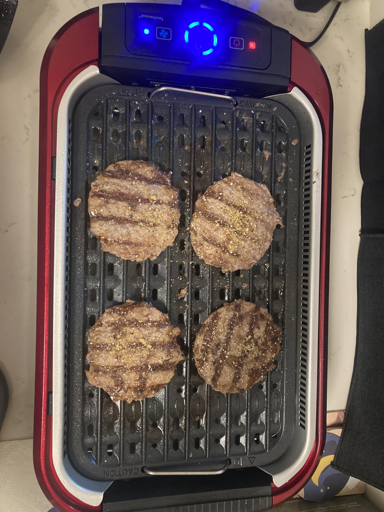 Indoor Grill, Techwood 1500W Smokeless Electric Grill with Tempered Glass Lid, Compact & Portable Non-Stick BBQ Grill with 6-Level Control, Dishwasher Safe, Black customer photo 1