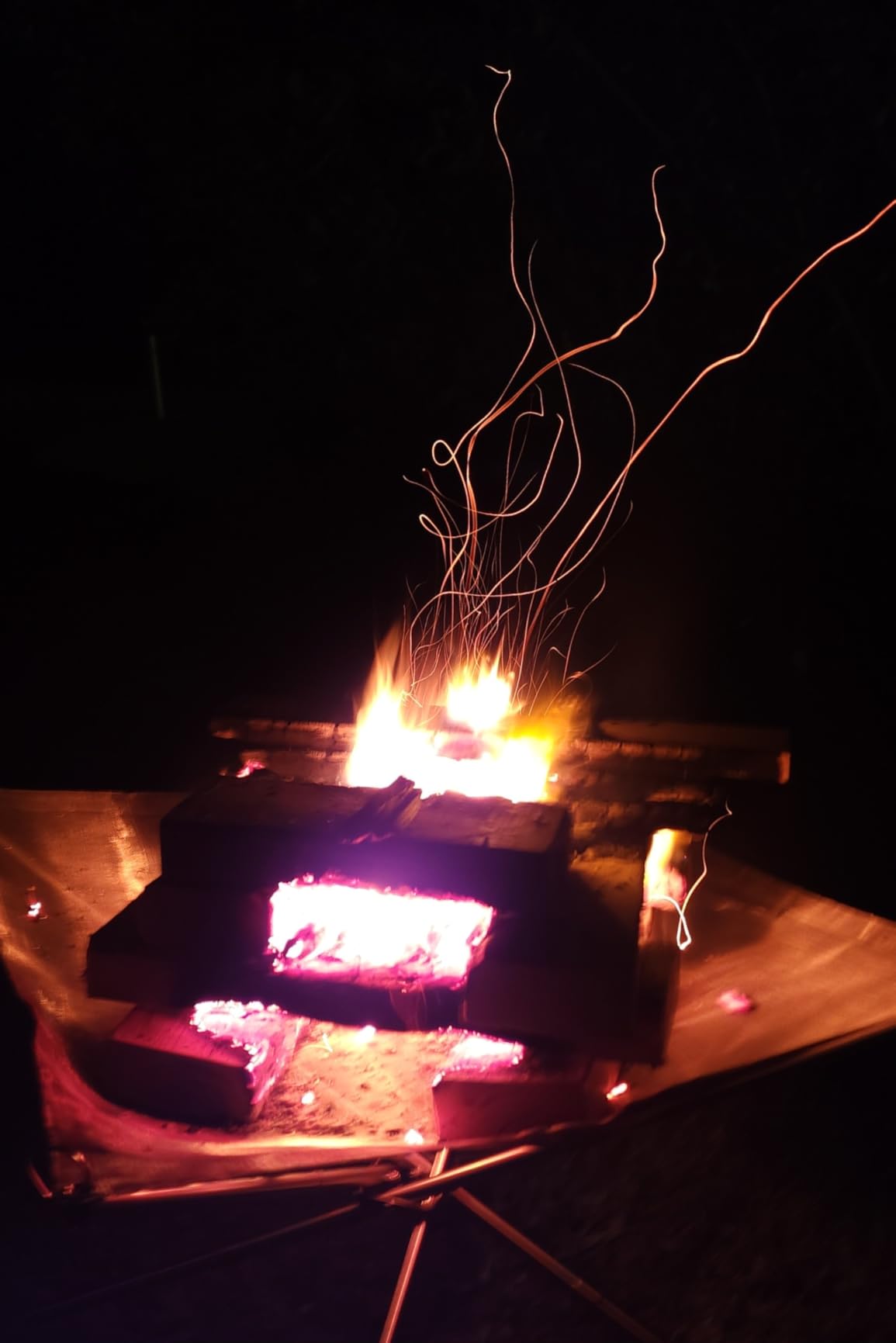 Portable Outdoor Fire Pit 22 Inch - New Upgraded Camping Fire Pit Collapsible Foldable Mesh Fire Pits Fireplace for Camping, Campfire, Patio, Backyard and Garden - Carrying Bag Included customer photo 1