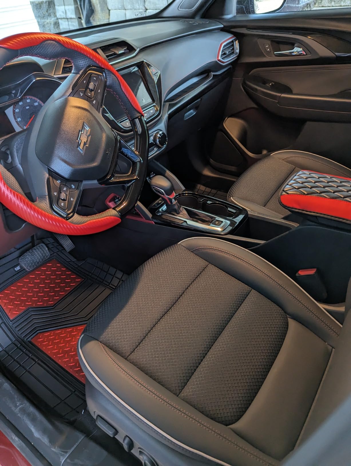 CAT DiamondShield Rubber Floor Mats for Cars Trucks SUVs, All Weather Protection Front & Rear Car Mats Set, Heel Pad & Anti-Slip Backing, Universal Fit Trim-to-Fit Rubber Floor Mats for Car, Gray customer photo 2