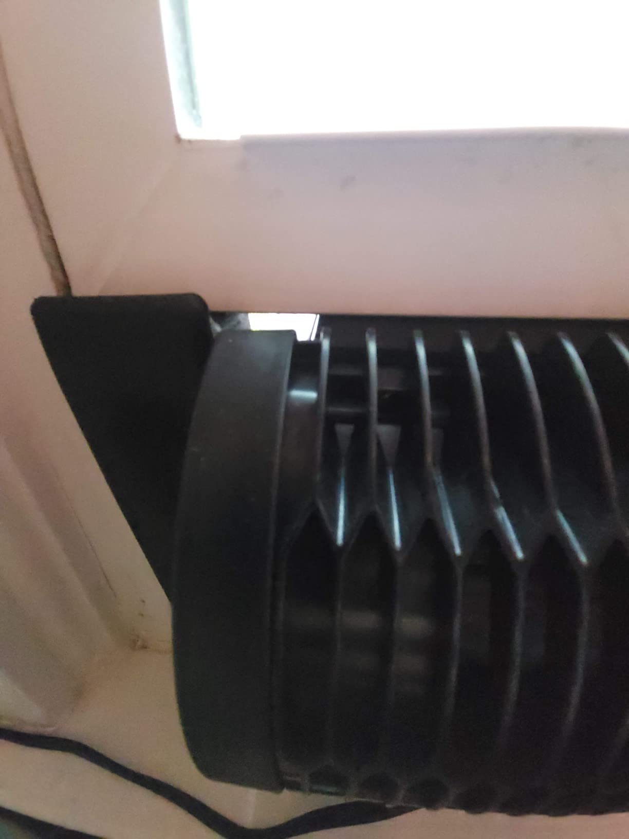 Vornado TRANSOM Window Fan with 4 Speeds, Remote Control, Reversible Exhaust Mode, Weather Resistant Case, Whole Room, Ice White customer photo 1