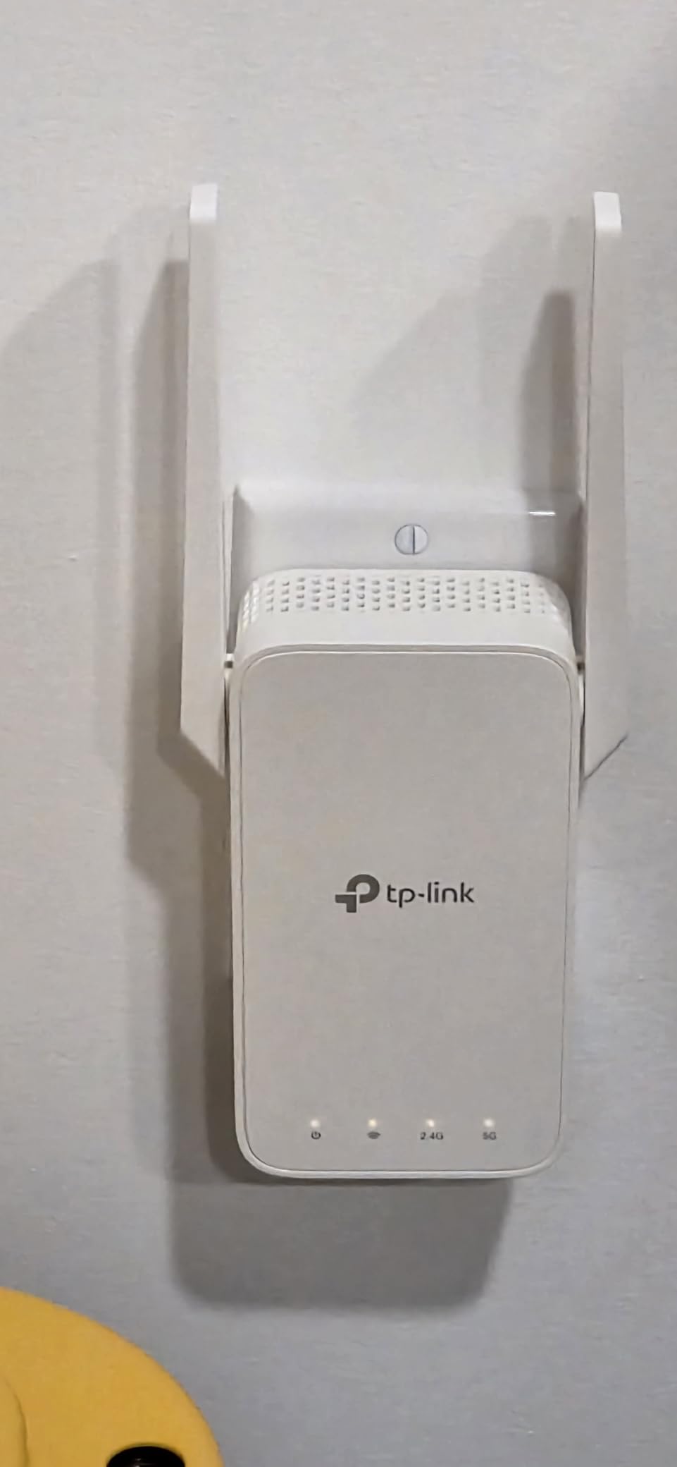 TP-Link AC1200 WiFi Extender - 1.2Gbps Home Signal Booster, Dual Band 5GHz/2.4GHz, Up to 1600 Sq.ft and 32 Devices, EasyMesh Compatible, One Ethernet Port (RE315) customer photo 2