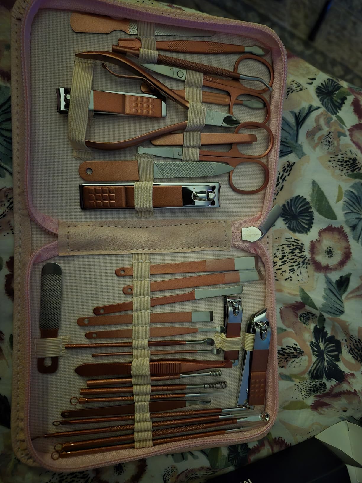 Manicure Set 30 in 1 Nail Clipper set, REDFLOW nail clippers, fingernail & toenail clippers, Manicure Tools, pedicure tools, Suitable for Travel Manicure Kit, Nail Set Kit With Everything Profe customer photo 1