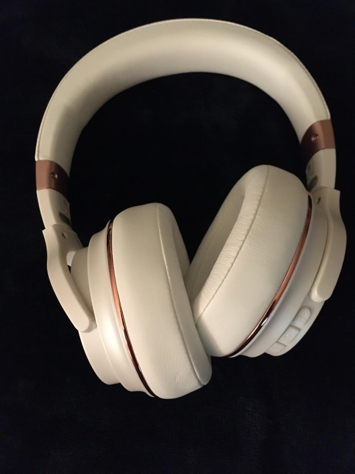 Raycon The Everyday Wireless Bluetooth Over Ear Headphones, with Active Noise Cancelling, Awareness Mode and Built in Microphone, IPX 4 Water Resistance, 40 Hours of Battery Life (Black) customer photo 2