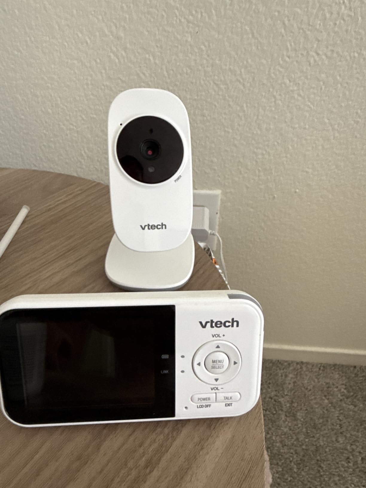 VTech Baby Monitor No WiFi - 19Hr Video Battery, 1000ft Range, Night Vision, Two-Way Talk, Temperature Sensor, Sound-Activated Screen, Lullabies | VM819 customer photo 1