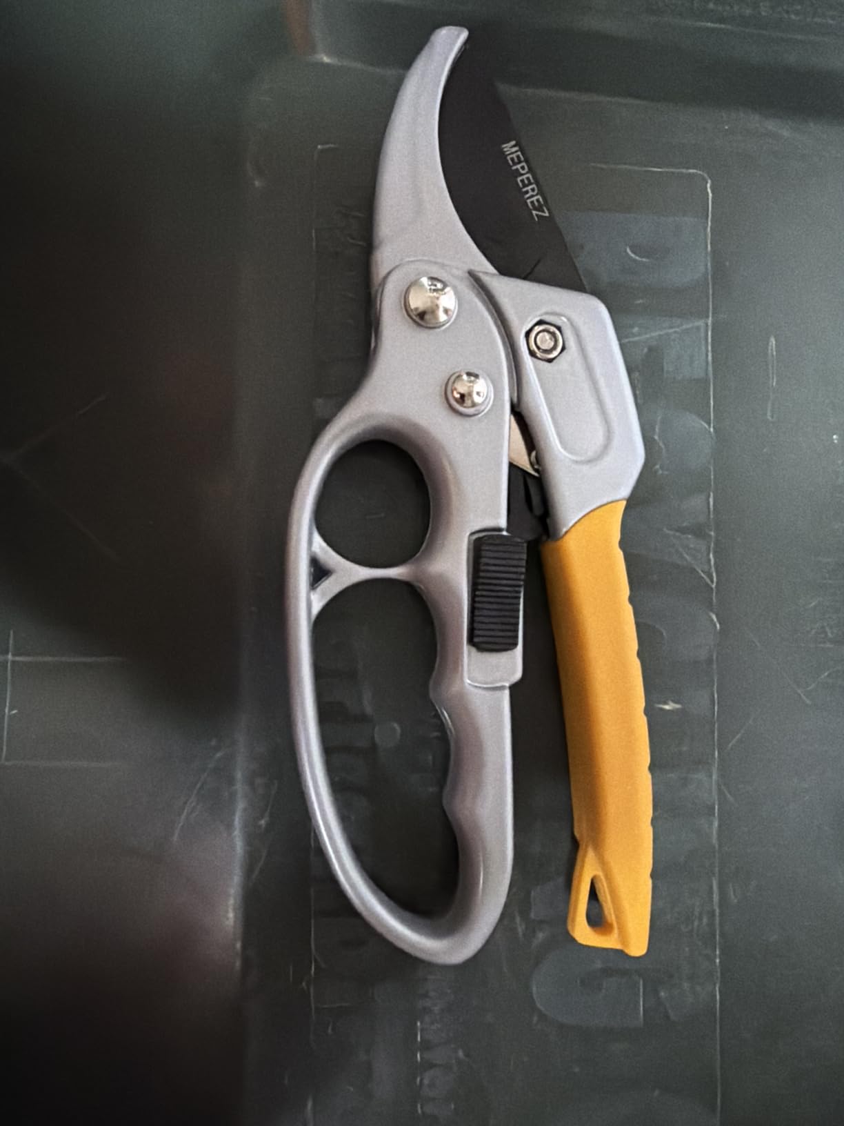 Germany Pruning Shears For Gardening, Arthritis Weak Hand Snips, 4x cutting power trimming, 1-Inch Cut Capacity Garden Clippers, Ergonomic handle, Rust resistant, high strength steel, Sharp customer photo 1
