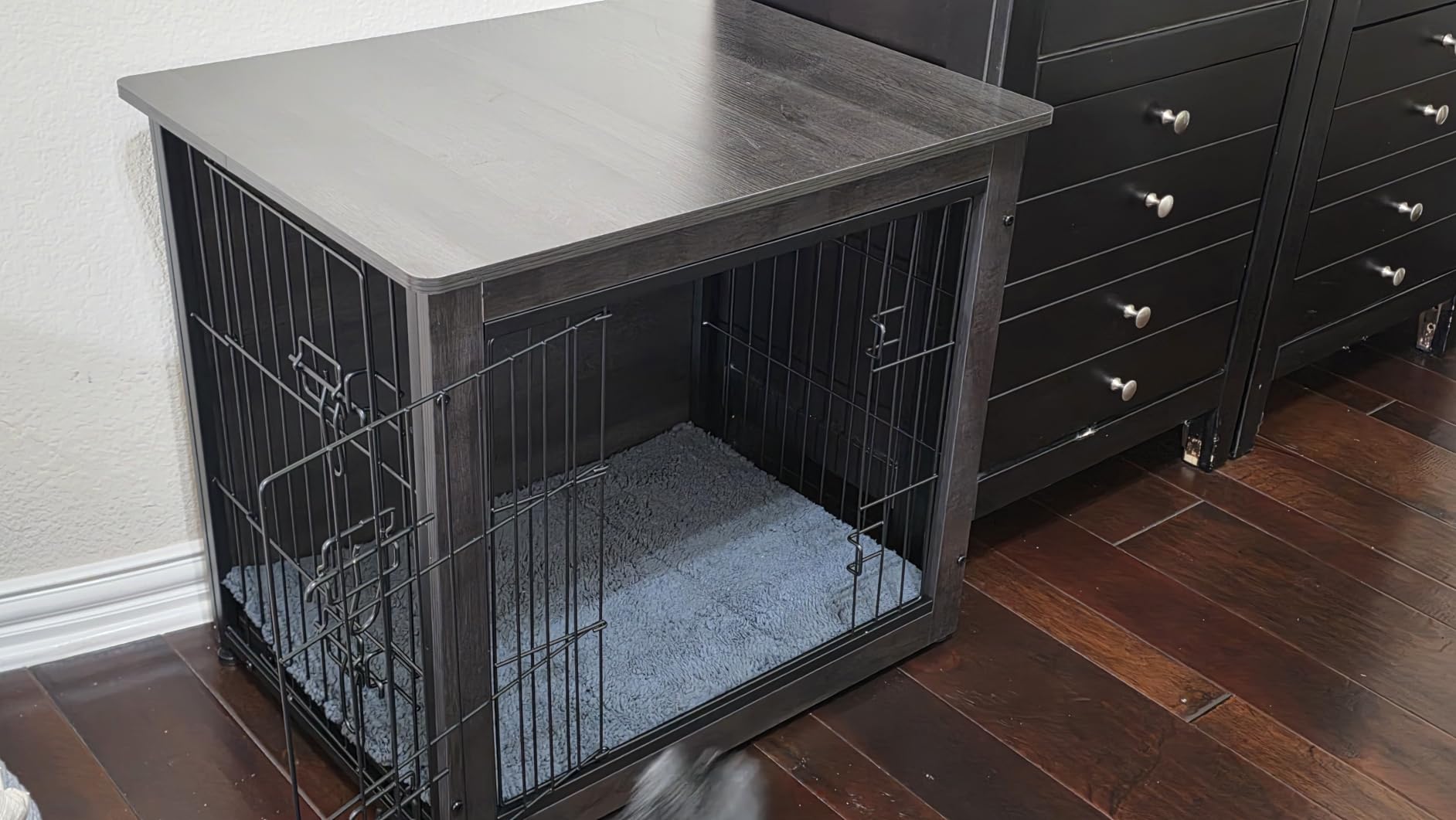 DWANTON Dog Crate Furniture with Cushion, Wooden Kennel Table with Double Doors, Indoor Dog House, Medium Size, 32.5