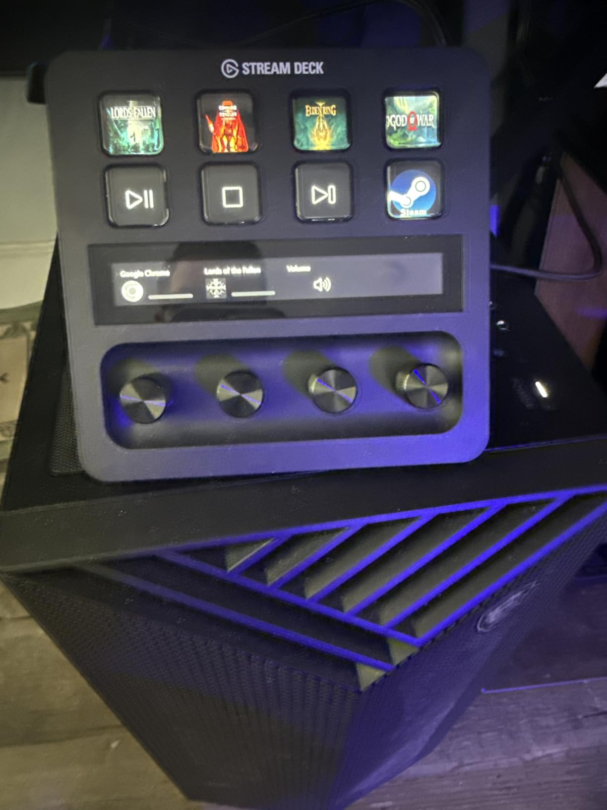 Elgato Stream Deck MK.2 Studio Controller, 15 Macro Keys | Trigger actions in OBS, Twitch, YouTube and more, Visual feedback, Hundreds of plugins, Works with Mac and PC customer photo 2