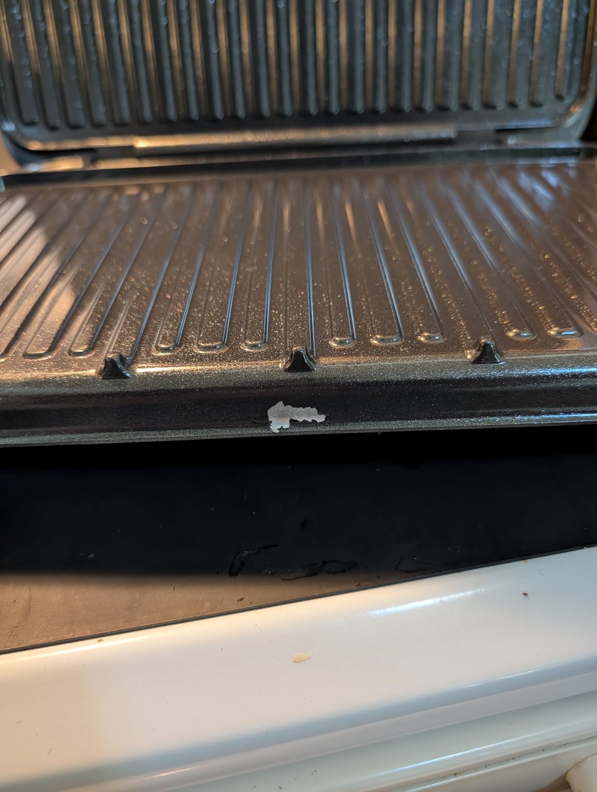 George Foreman Compact 2-Serving Electric Indoor Grill and Panini Press for 1-2 People, Classic Plates, Black | Compact grill with nonstick plates, panini mode, fat-removing slope and vertical storage customer photo 2