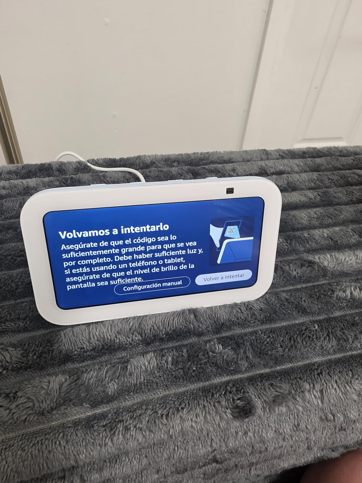 Amazon Echo Show 5 (newest model), Smart display, Designed for Alexa+, 2x the bass and clearer sound, Charcoal customer photo 2