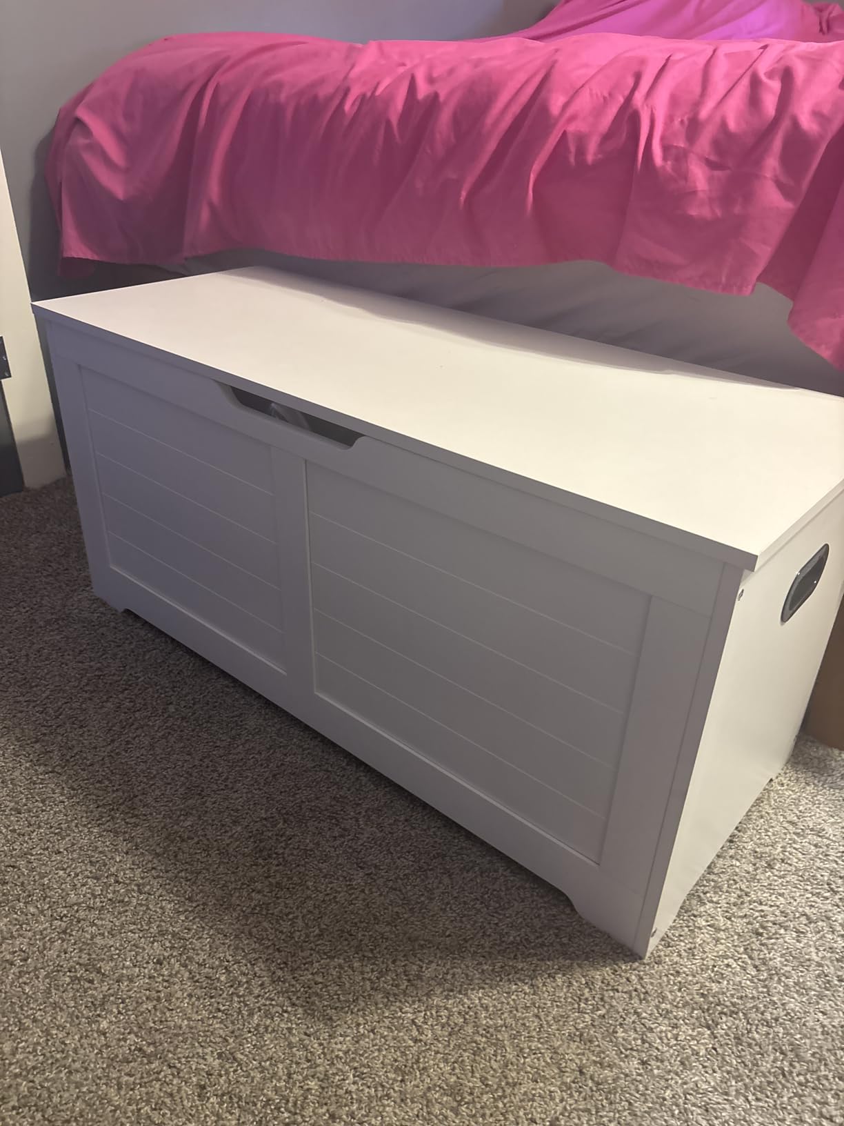 VASAGLE Storage Chest, 39.4 Inches Width Bench with 2 Safety Hinges | Farmhouse Style, for Entryway, Bedroom, Living Room, Cloud White, SOFIE Collection ULSB061T10 customer photo 1