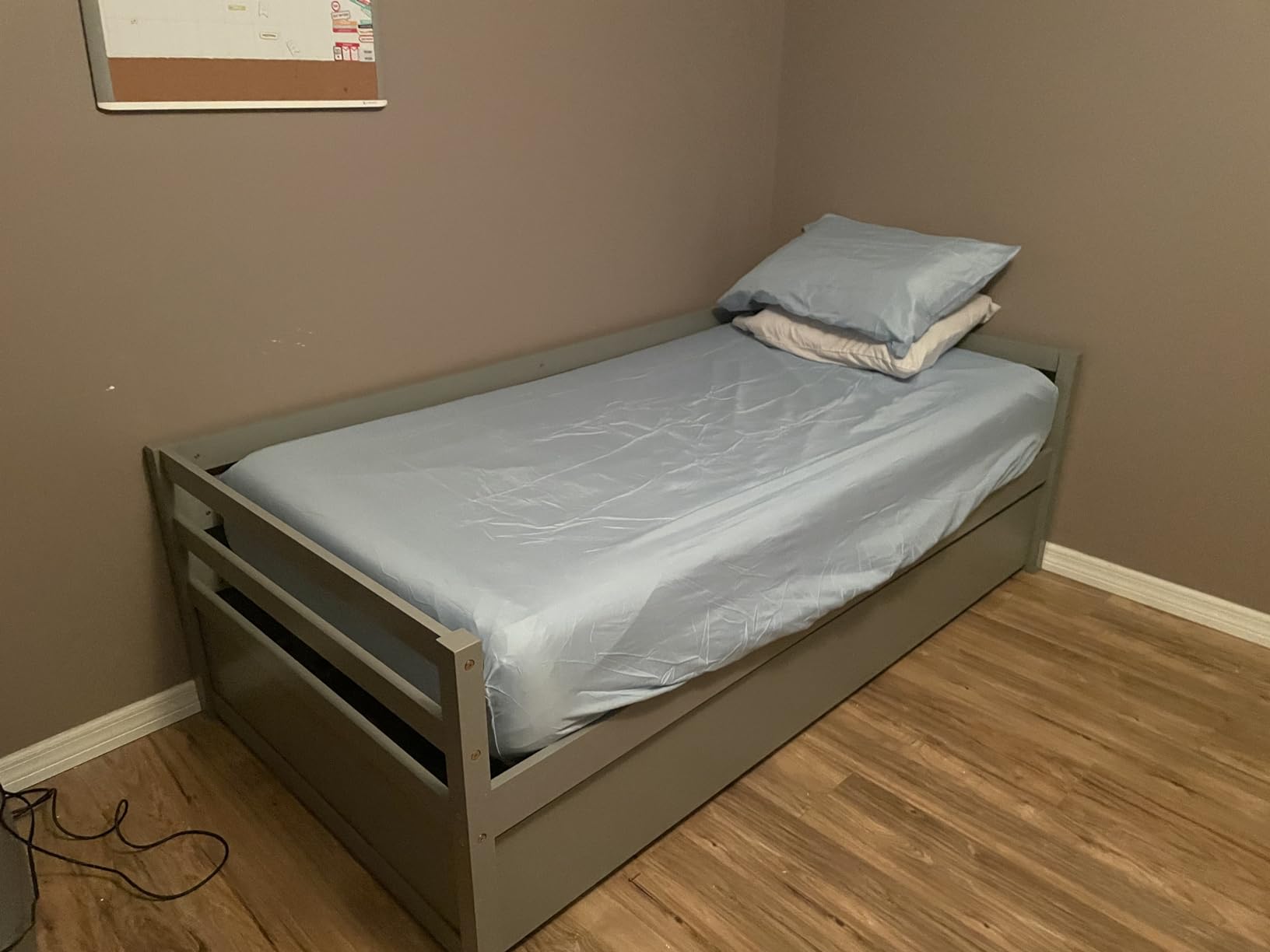 GIANTEX Wood Daybed with Trundle, Twin Size Day Bed with Pollout Trundle & Wooden Slats Support, Space-Saving Twin Daybed Frame for Kids Teens and Guests, No Box Spring Needed, Trundle Bed (Grey) customer photo 1