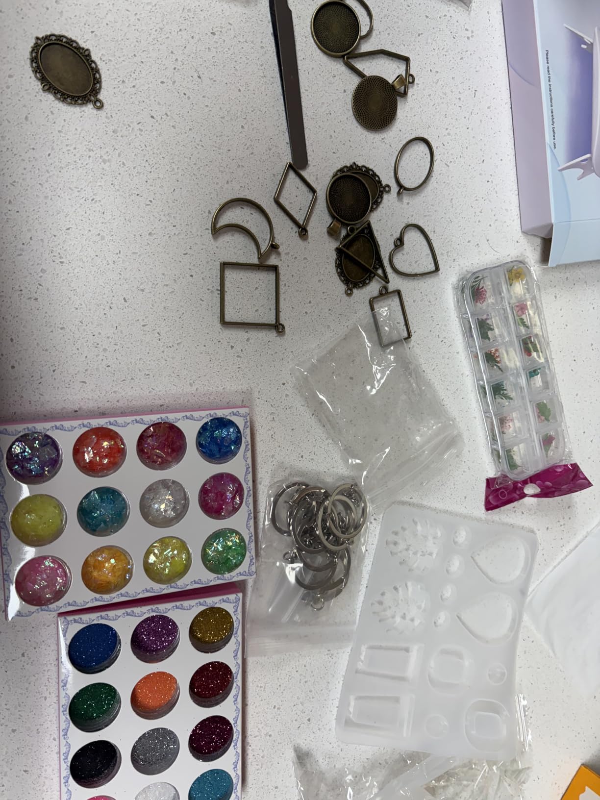 LET'S RESIN 250g UV Resin Jewelry Making Kit, 153Pcs Starter Kit with Light - Crystal Clear, Low Viscosity, Low Odor, Anti-Yellowing, Fast Cure Hard UV Resin for Beginners, Keychain & Earring Making customer photo 2