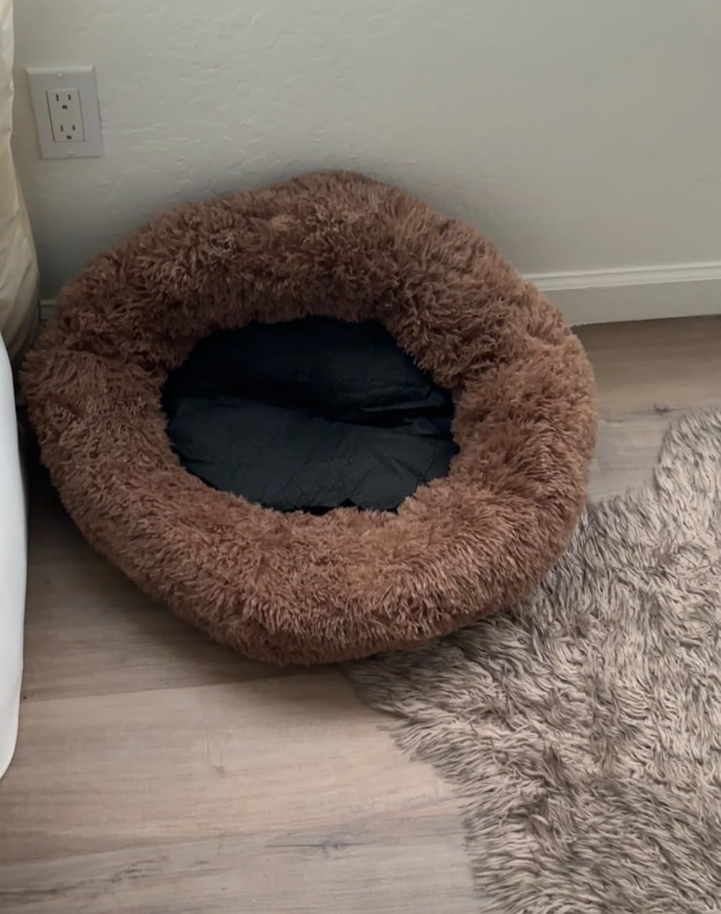 MIXJOY Calming Cat Beds for Indoor Cats, 20'' Kitten Donut Bed for Pet Up to 15lbs, Fluffy Small Cat Cuddler Bed, Anti-Anxiety Plush Faux Fur Large Cat Bed Washable (20'', Grey) customer photo 1