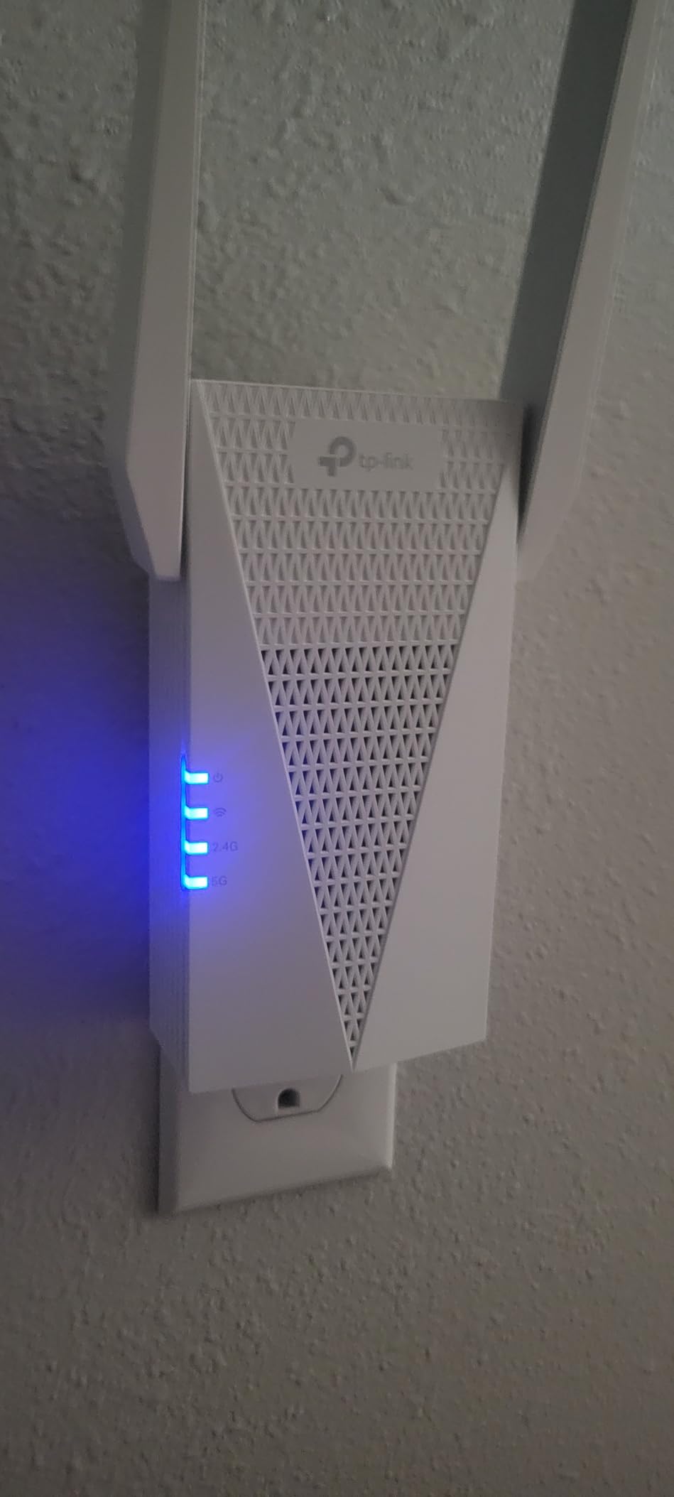 TP-Link AX3000 WiFi 6 Range Extender | PCMag Editor's Choice | Dual-Band Wireless Repeater w/Ethernet Port | Up to 2400 Sq. Ft., 64 Devices | Internet Signal Booster | APP Setup | EasyMesh (RE715X) customer photo 1