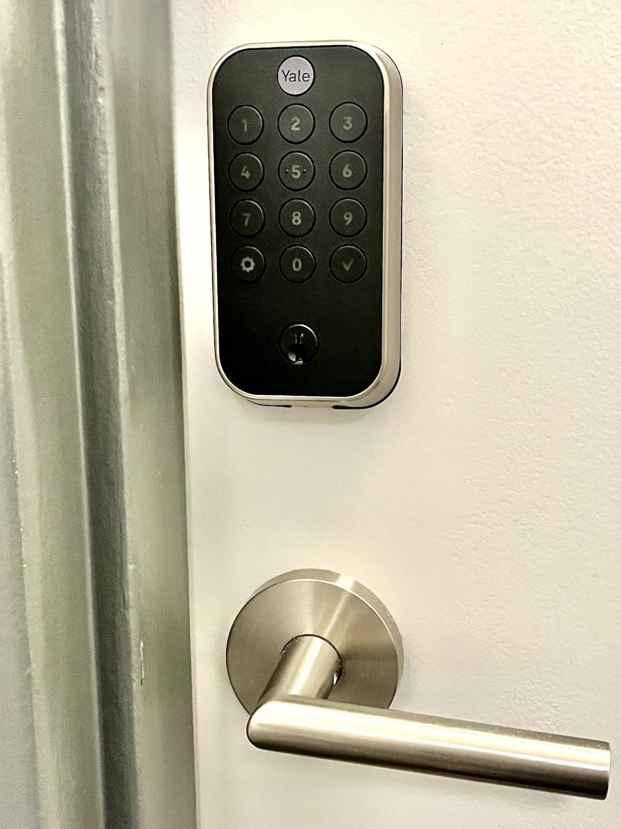 Yale Assure Lock 2 Keypad Deadbolt with Wi-Fi, Black Suede, Auto-lock with DoorSense, Temporary Guest Codes via App, Backup Key Included customer photo 1