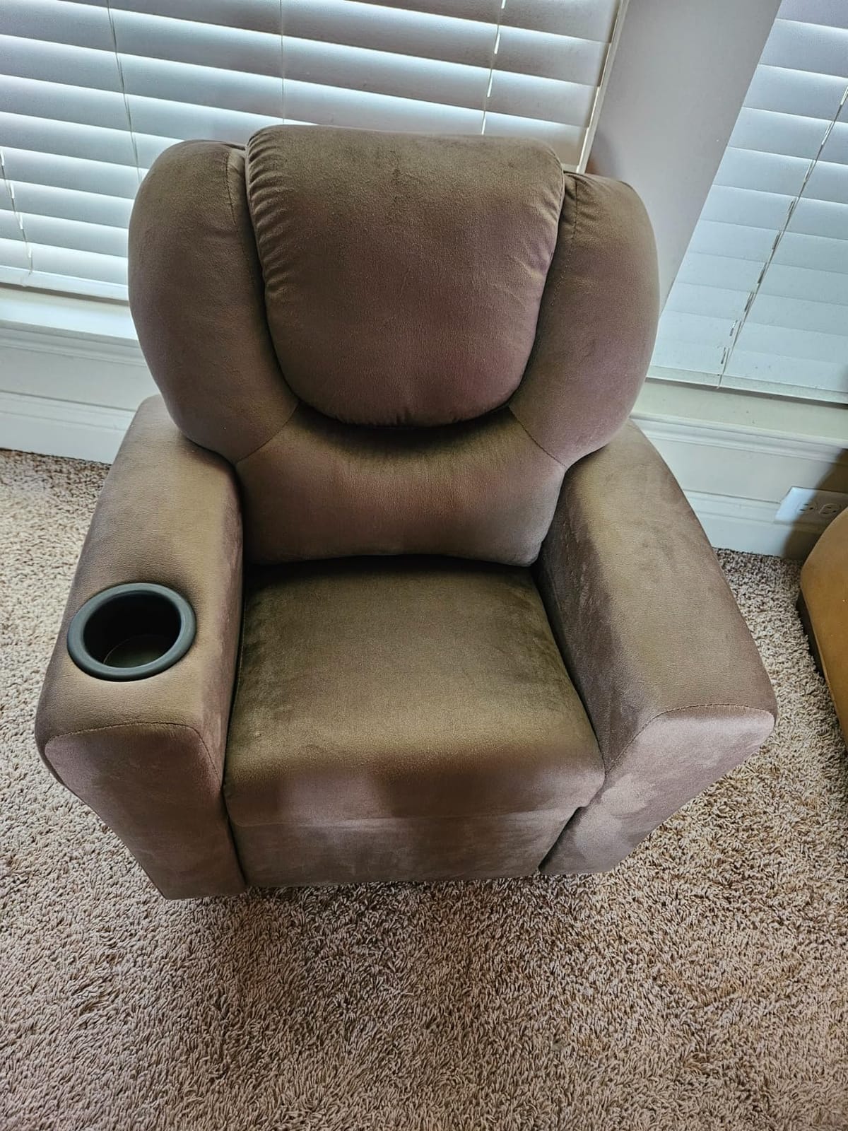 Naomi Home Suri Kids Recliner Chair for Toddlers Ages 3-5, Gray Microfiber | Kids Recliner Chair with Cup Holder, Footrest, Solid Hardwood Frame and 150 lb Capacity For Growing Toddlers customer photo 1