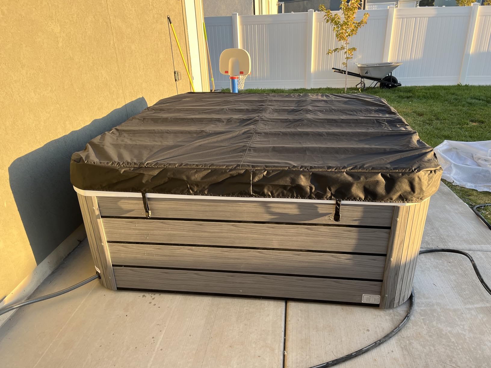 Comfort Hot Tubs - Hot Tub Spa - Seats 5-6 People - 51 Jets - Standard Heavy Duty Flip Cover, Water Fountains, Ozonator, LED Lights, Headrests, and More customer photo 2
