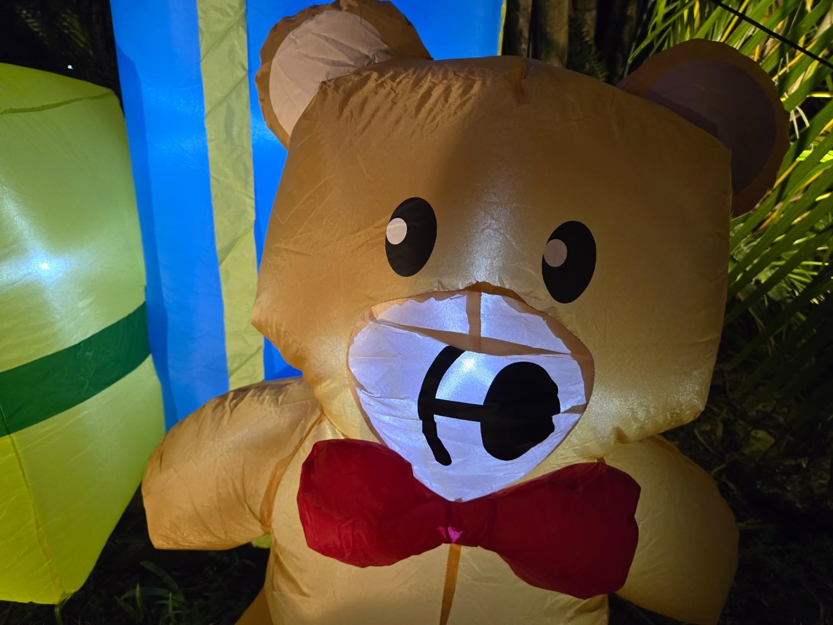 KOOY 10FT Giant Christmas Inflatables Outdoor Decorations Gift Boxes and Bear,Blow up Yard Decorations with LED Light for Xmas New Year Decor Inflatable for Holiday Party Garden Lawn Winter Décor customer photo 2