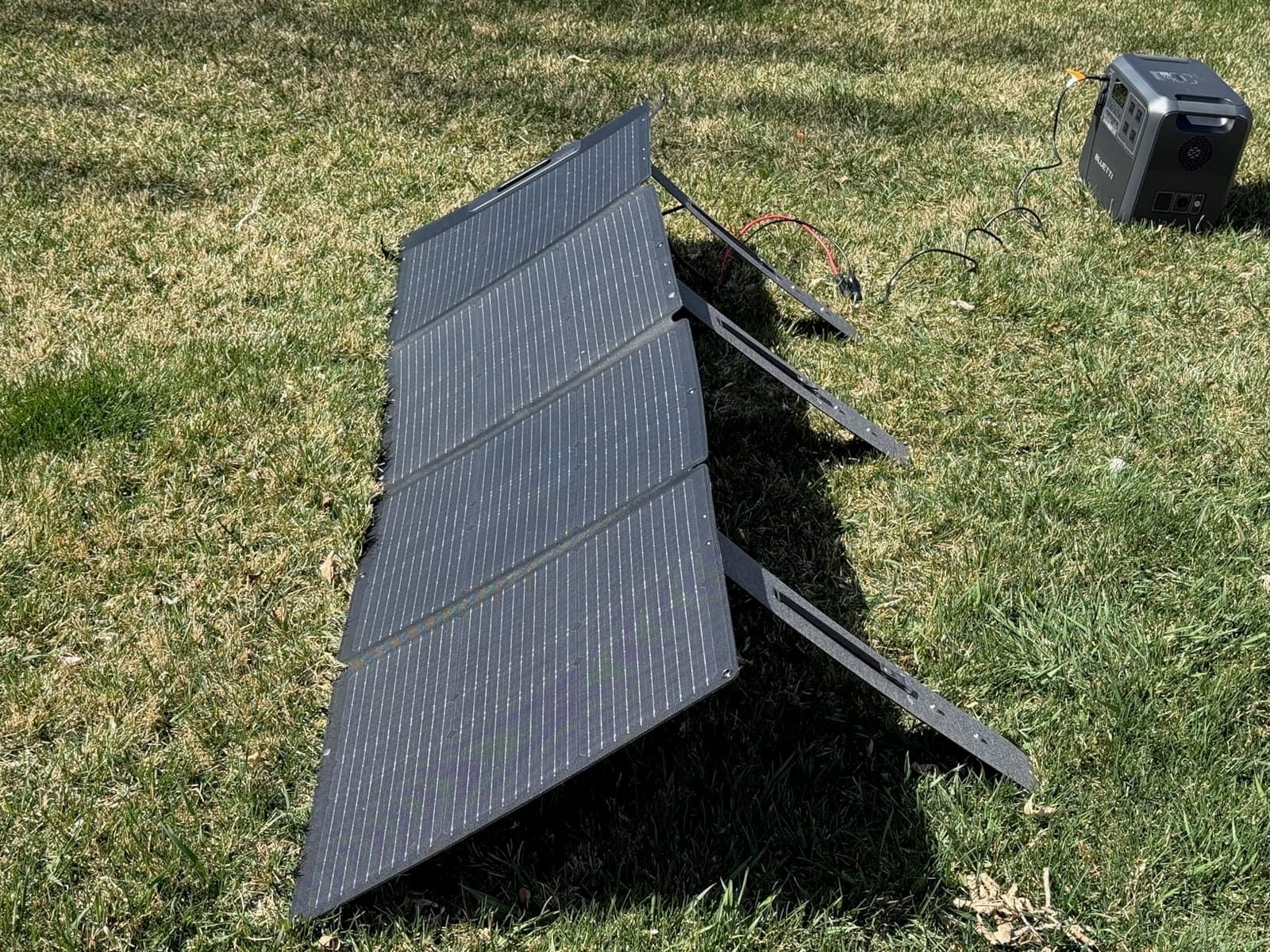BLUETTI AC180 Solar Generator with 200W Solar Panel Included, 1152Wh 1800W, LFP Battery w/ 4 1800W (2700W Peak) AC Outlets, 0-80% in 45Min, Portable Power Station for Camping, Off-grid, Power Outage customer photo 1