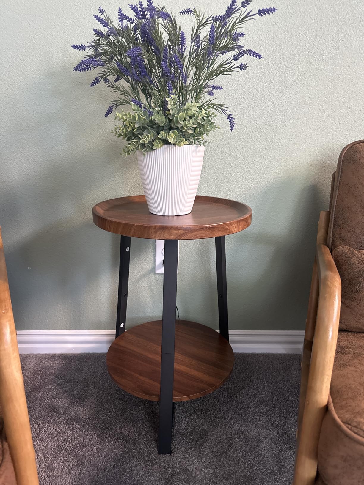 Gadroad Round End Table with Storage Shelf, 2 Tier Farmhouse Side Table Nightstand for Living Room, Bedroom, Wood Tabletop & Black Metal Frame, Brown 15.7 * 15.7 * 23.0inches customer photo 2