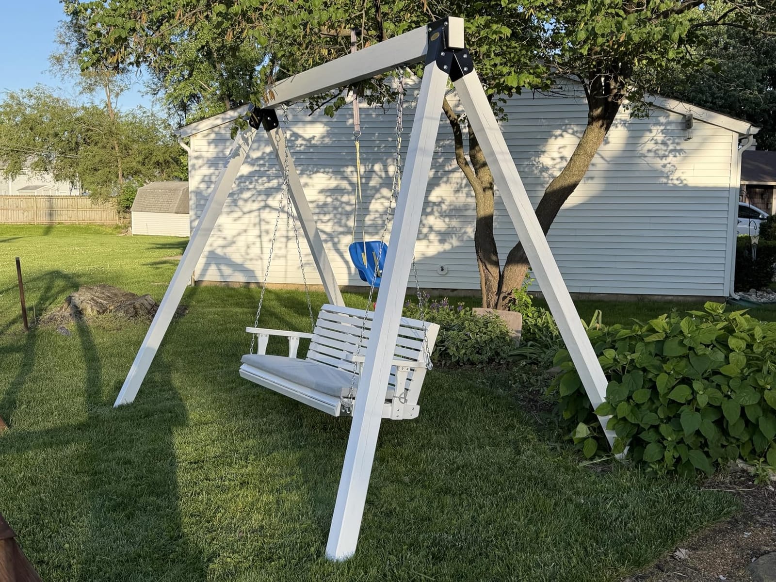 VINGLI 5 FT Heavy Duty Porch Swing with Cushion, 880 LBS Wooden, Rustic customer photo 2