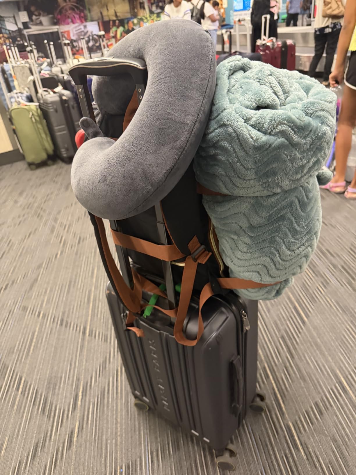 40L Large Travel Backpack for Women Men, 17 Inch Carry on Backpack for Traveling on Airplane, Personal Item Bag Airline Approved, Business Causal Weekender Backpack, Black-Brown customer photo 2