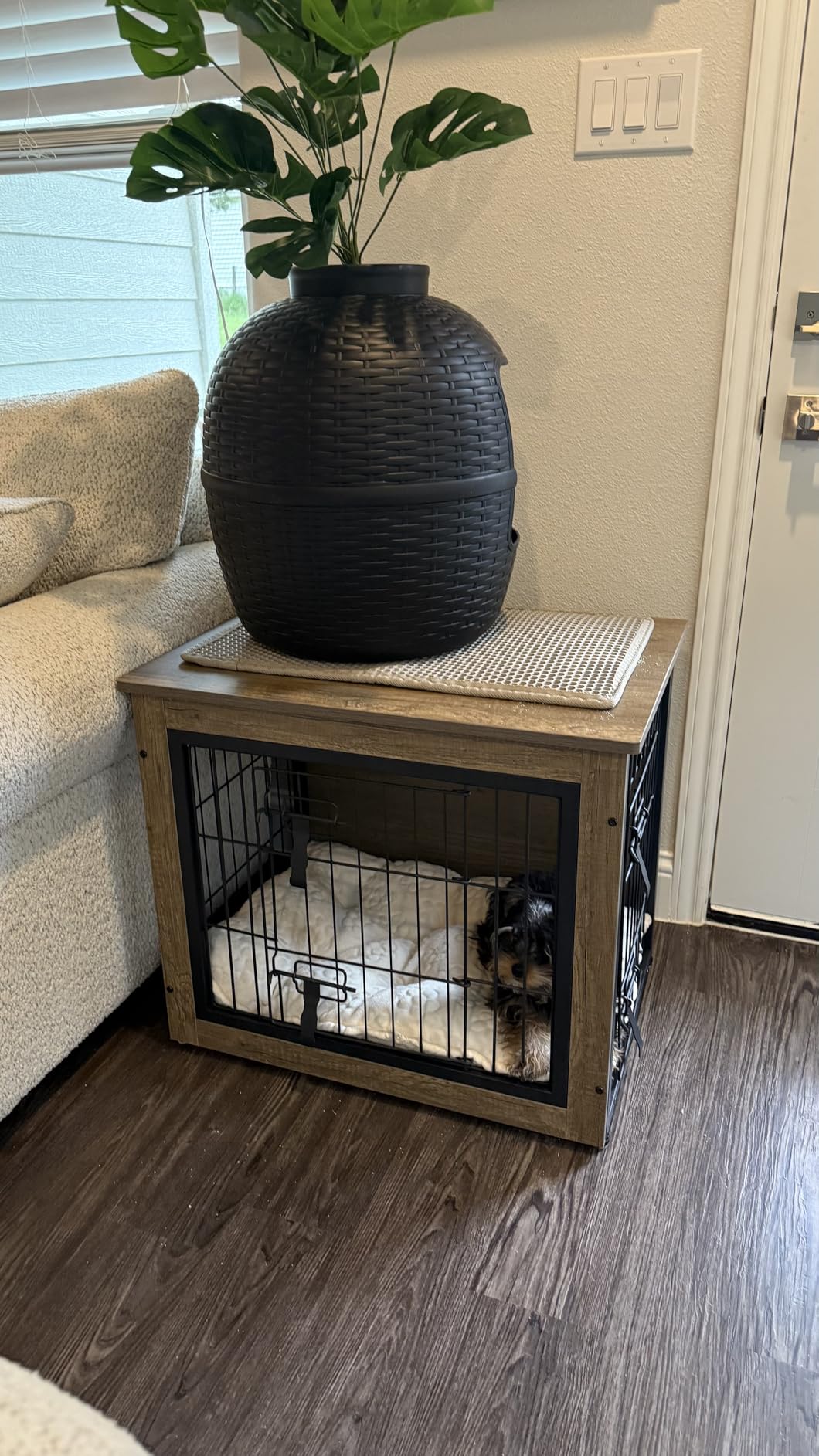 Yaheetech 27.5in Wooden Dog Crate Furniture w/Cushion for Small Medium Dogs | Furniture-style Design Kennels, Double Door Side End Table, Adjustable Non-slip Feet, Secure Latch Door, Sturdy Stable Structure customer photo 1