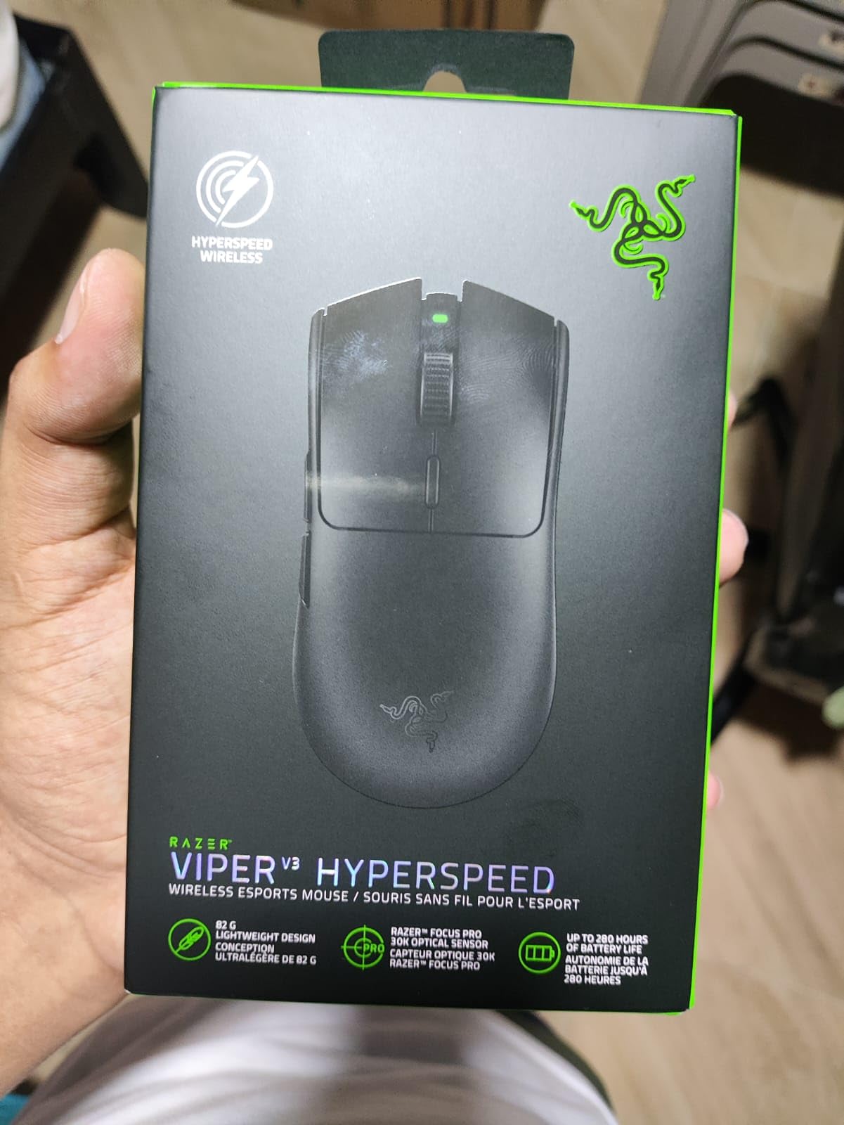 Razer Viper V3 HyperSpeed Wireless PC Gaming Mouse, 82g, Black | 30K DPI Optical Sensor, Up to 280 Hr Battery Life, Mechanical Switches Gen-2, 6 Programmable Buttons, 1 x AA Battery included customer photo 1