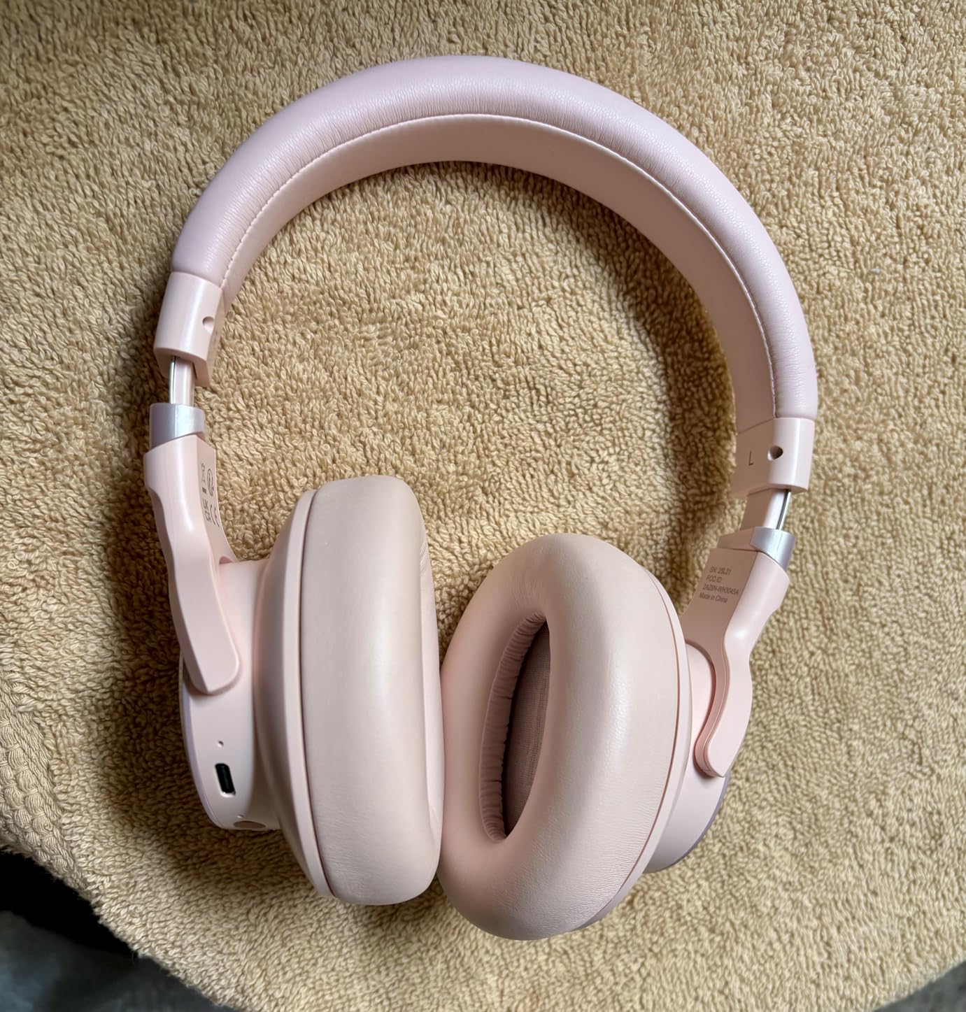 KVIDIO Hybrid Active Noise Cancelling Headphones Over Ear customer photo 1