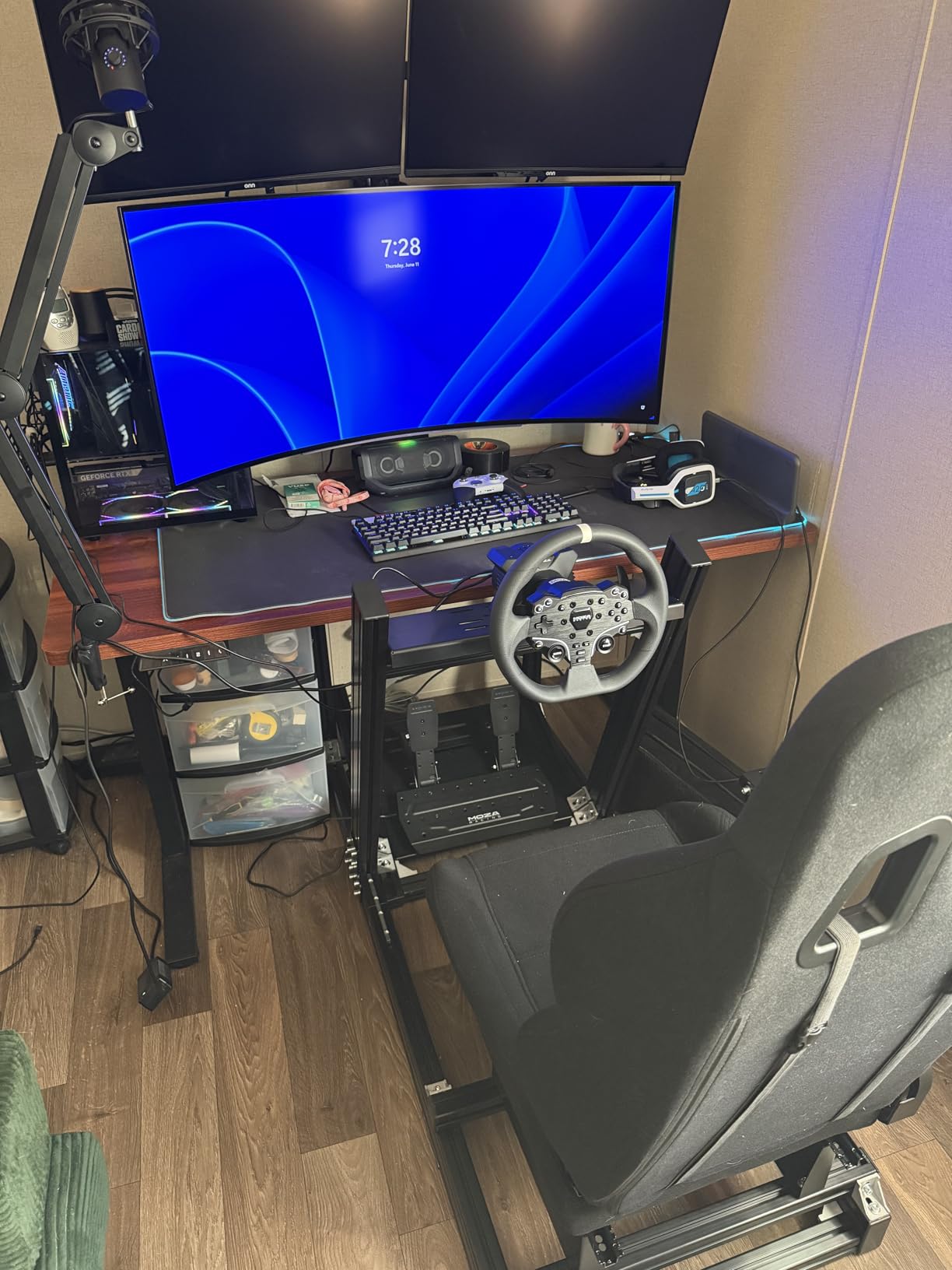 Marada 8040 Aluminum Profile Pro Racing Simulator Cockpit with Black Seat customer photo 1
