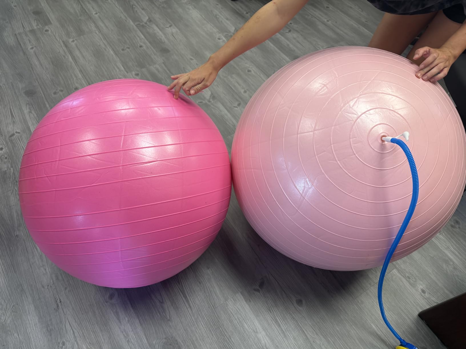 APEXUP Yoga Ball, 660 lbs Anti-Burst Exercise Ball with Pump, 5 Sizes | Anti-Burst, Anti-Slip, Strengthens Core, Improves Balance & Posture, Boosts Flexibility & Stability customer photo 1