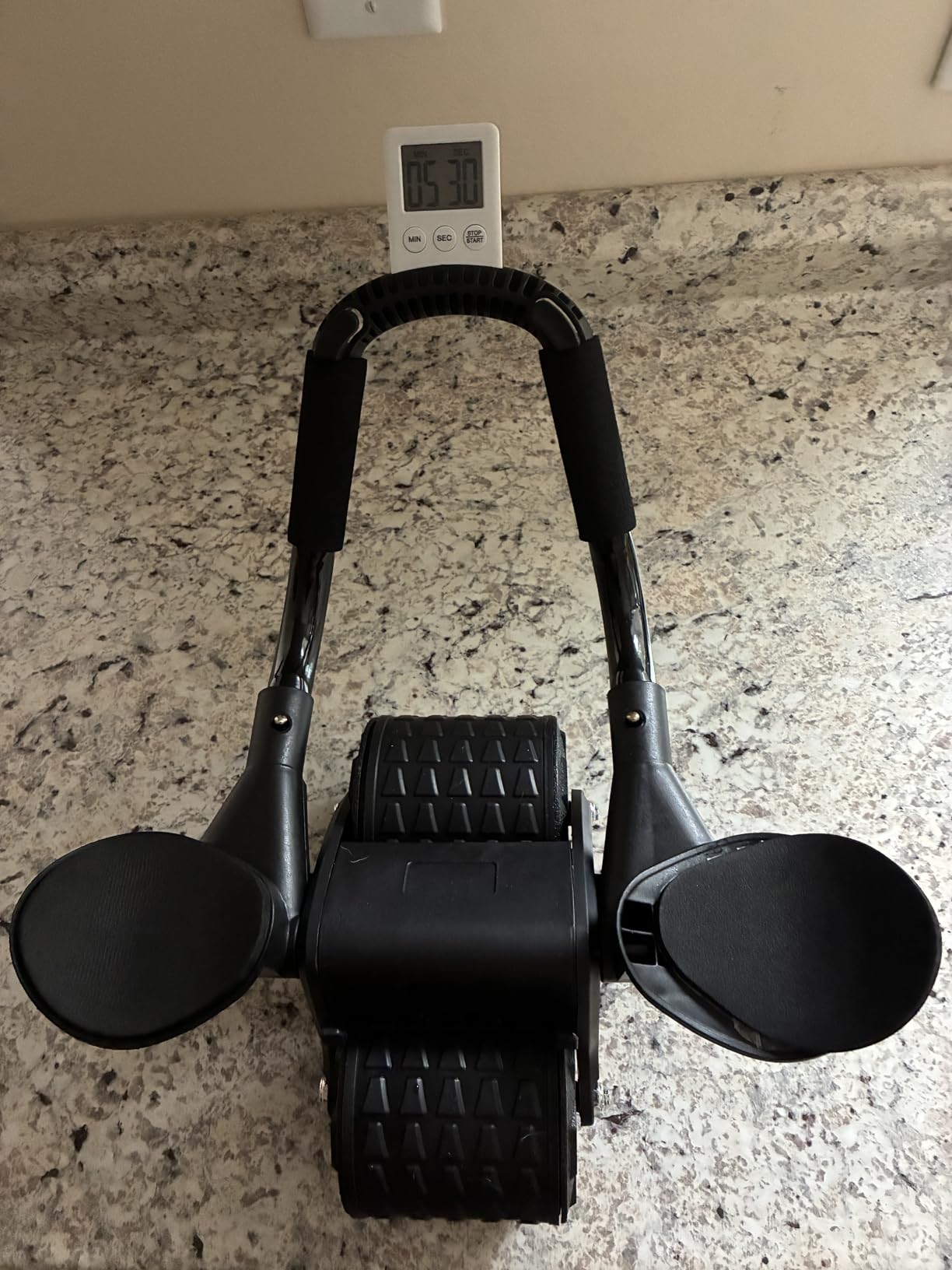 2026 Upgraded Ab Roller Wheel with Knee Mat & Timer - Automatic Rebound Abdominal Wheel with Elbow Support, Abs Workout Equipment for Core Strength Training, Ab Exercise Roller for Women Men customer photo 2