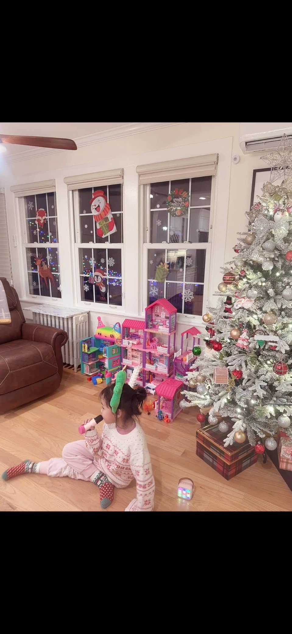 YLL Karaoke Machine for Kids, Birthday Gifts for Girls 3 4 5 6 7 8+ Years Old | 2 Wireless Microphones, 5 Magic Voices, Mini Portable Bluetooth Speaker, Family Home Party Present Toys for Ages 4-12 customer photo 2