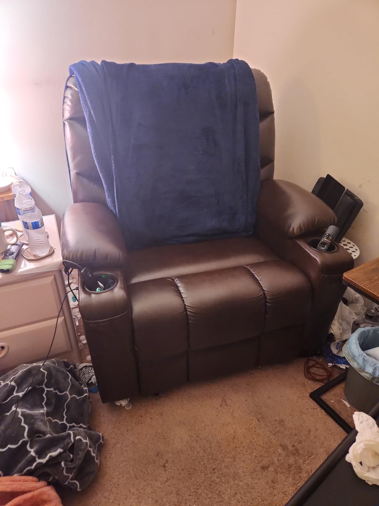 MCombo Oversized Power Lift Recliner Chair with Extended Footrest, Extra Wide for Big and Tall Elderly People, Faux Leather R7289 (Dark Grey, Medium-Wide) customer photo 2