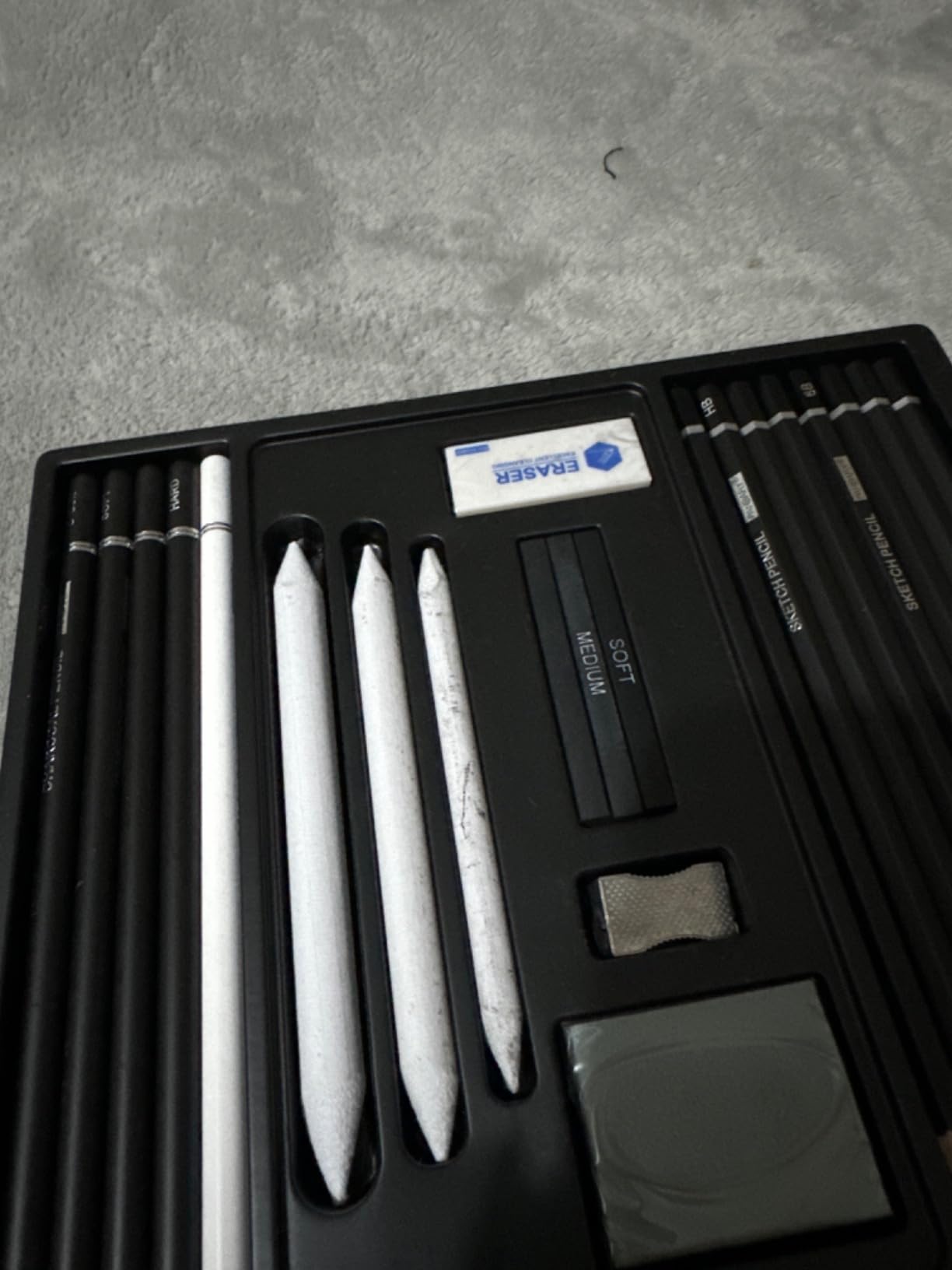 PANDAFLY Drawing Sketching Pencil Set, 22 Piece, Graphite Pencils (12B-2H) | Pro Art Pencil Kit with Black and White Charcoal Pencils, Charcoal Sticks, Stumps, Eraser, Sharpeners, Sketch Set for Artists customer photo 1