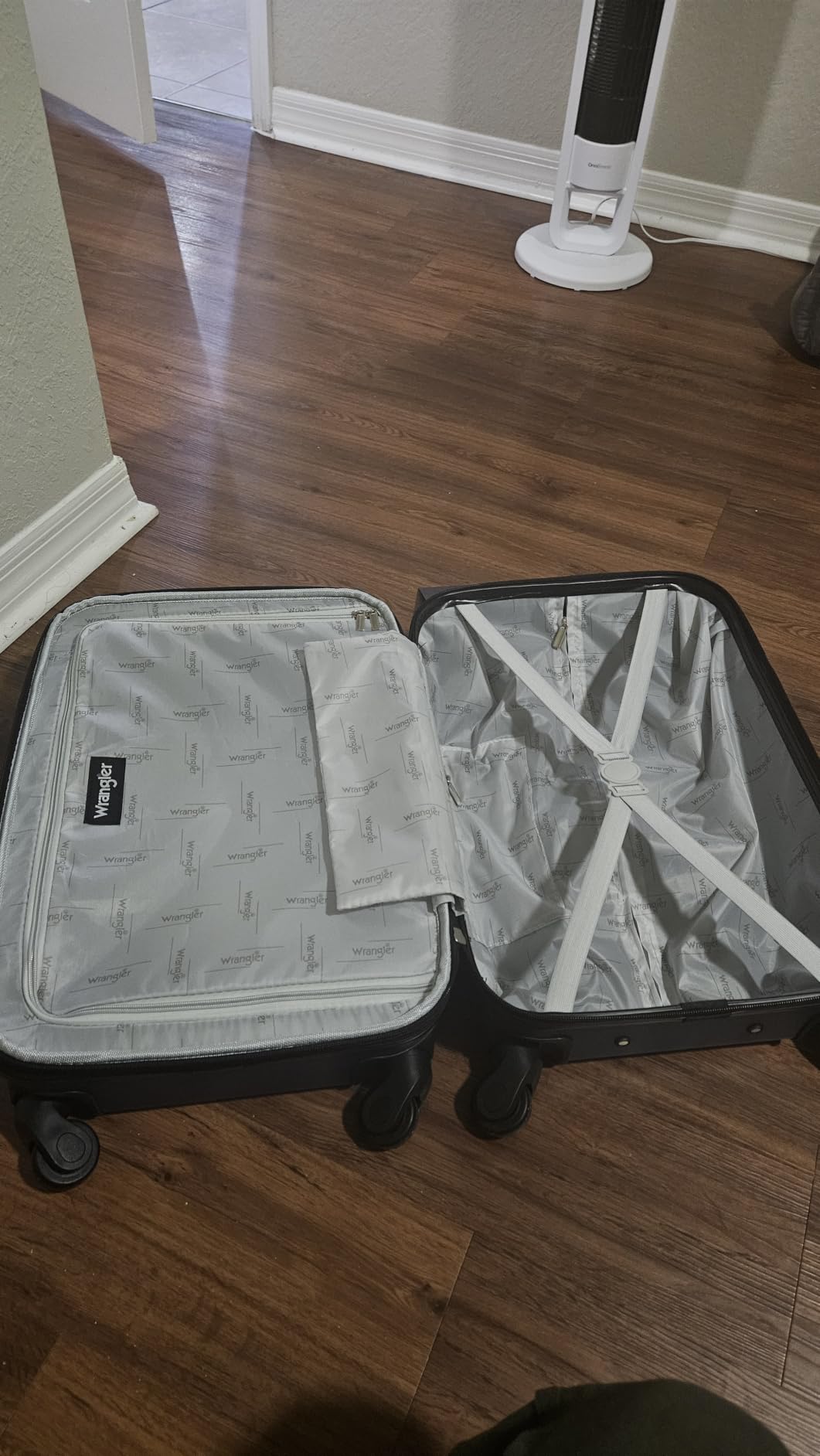 Wrangler Smart Spinner Hardside Luggage, 2 Piece Set, Wood Thrush customer photo 2