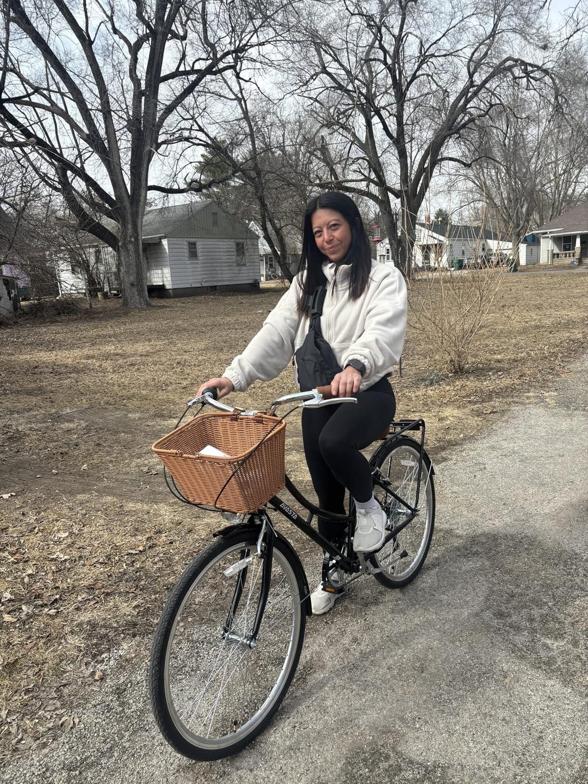 AVASTA Vela 26 Inch Women Female Hybrid Bike | Dual V-Brake, Alternative Light or Basket, Wide Saddle, Step-through Frame with Smooth 6-speed for Comfortable Commuting customer photo 2