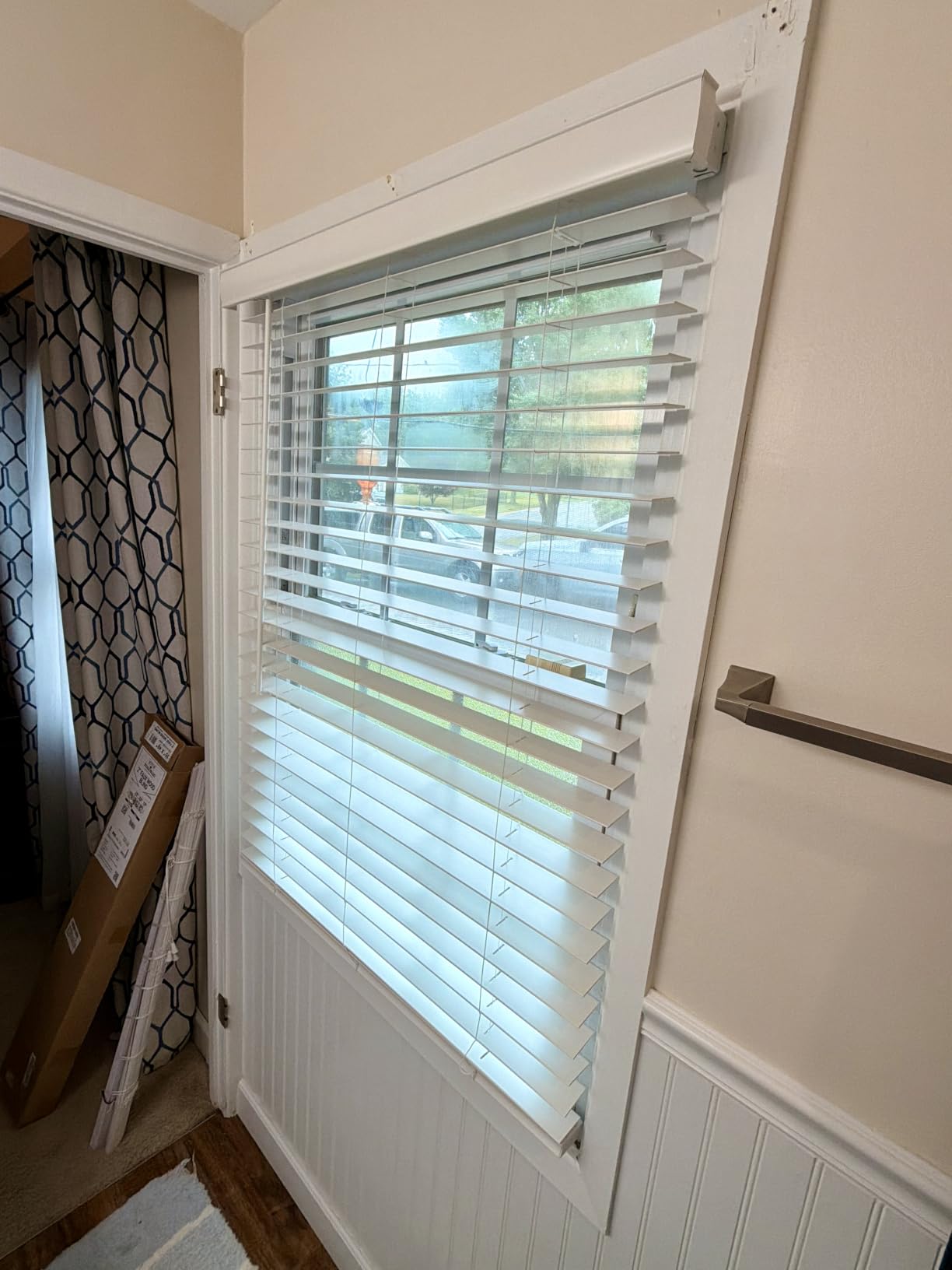 LOTUS & WINDOWARE Cordless Faux Wood Blinds, 34.5